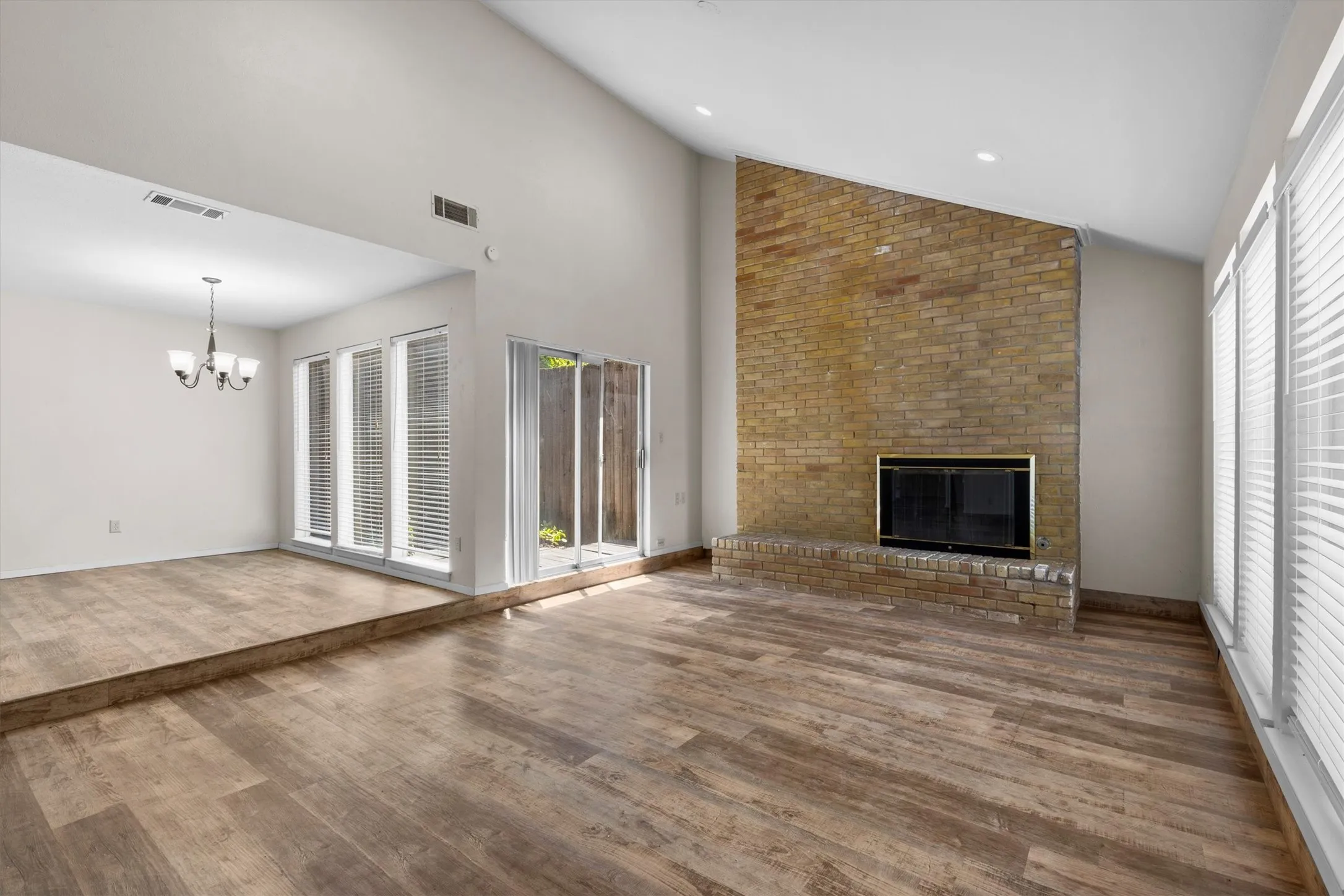 Single Family Residence For Rent in Collin County , 1908 Treehouse Lane, Plano, Texas 75023, 3 Bedroom, 2 Bathroom, 2 Garage spaces, 1,640 Sqft, built in 1978, mls#21392043, Real Estate Agent in Plano, Homes For Rent in Collin county, Homes For Rent in Plano, Realtor in Plano Texas, Real Estate Brokerage Independent Realty Texas, Luminita Cordes Realtor