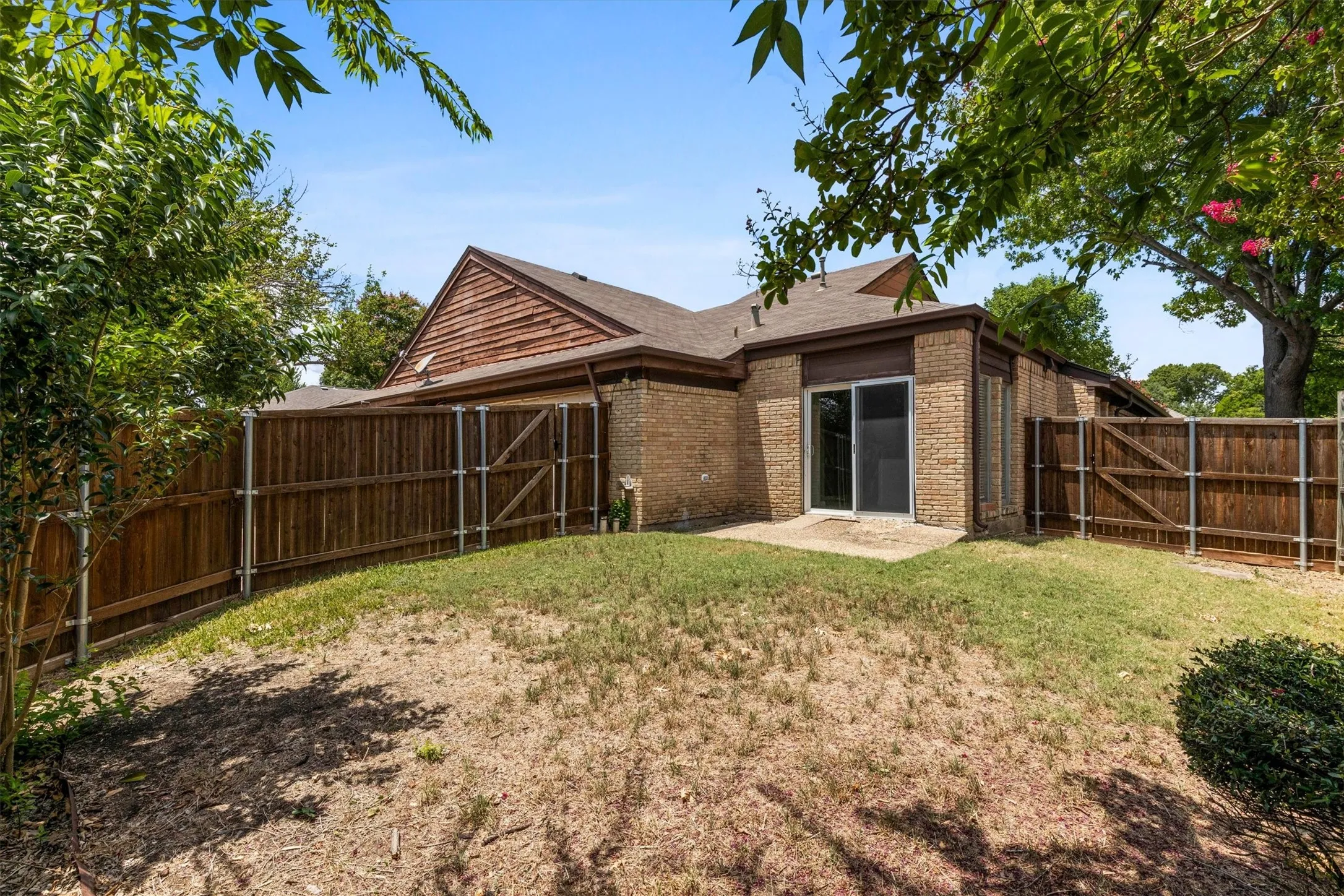 Single Family Residence For Rent in Collin County , 1908 Treehouse Lane, Plano, Texas 75023, 3 Bedroom, 2 Bathroom, 2 Garage spaces, 1,640 Sqft, built in 1978, mls#21392043, Real Estate Agent in Plano, Homes For Rent in Collin county, Homes For Rent in Plano, Realtor in Plano Texas, Real Estate Brokerage Independent Realty Texas, Luminita Cordes Realtor