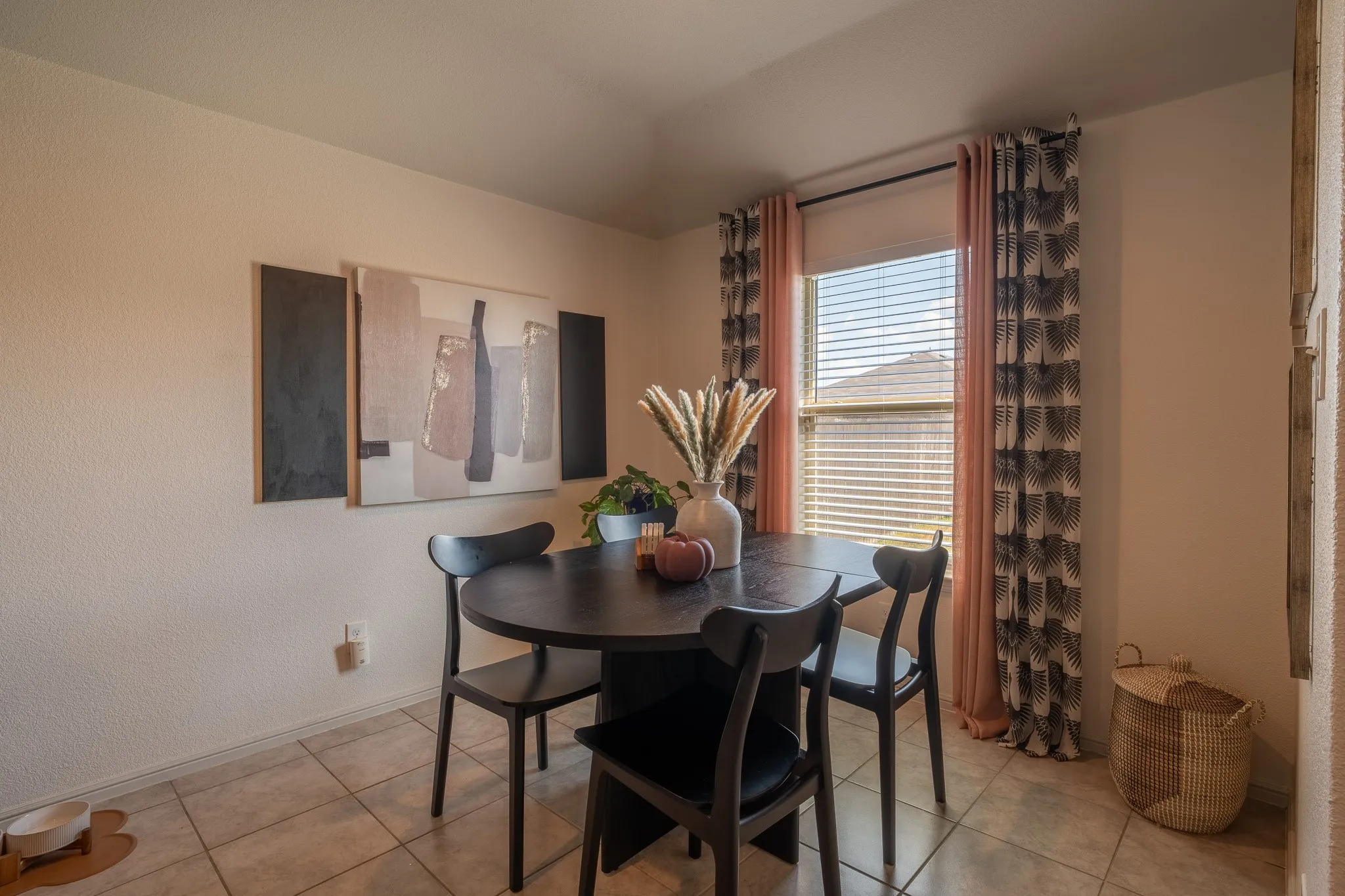 Single Family Residence For Sale in Tarrant County , 10345 Fort Belknap Trail, Crowley, Texas 76036, 3 Bedroom, 2 Bathroom, 2 Garage spaces, 1,465 Sqft, built in 2019, mls#21391605, Real Estate Agent in Crowley, Homes For Sale in Tarrant county, Homes For Sale in Crowley, Realtor in Crowley Texas, Real Estate Brokerage Independent Realty Texas, Luminita Cordes Realtor
