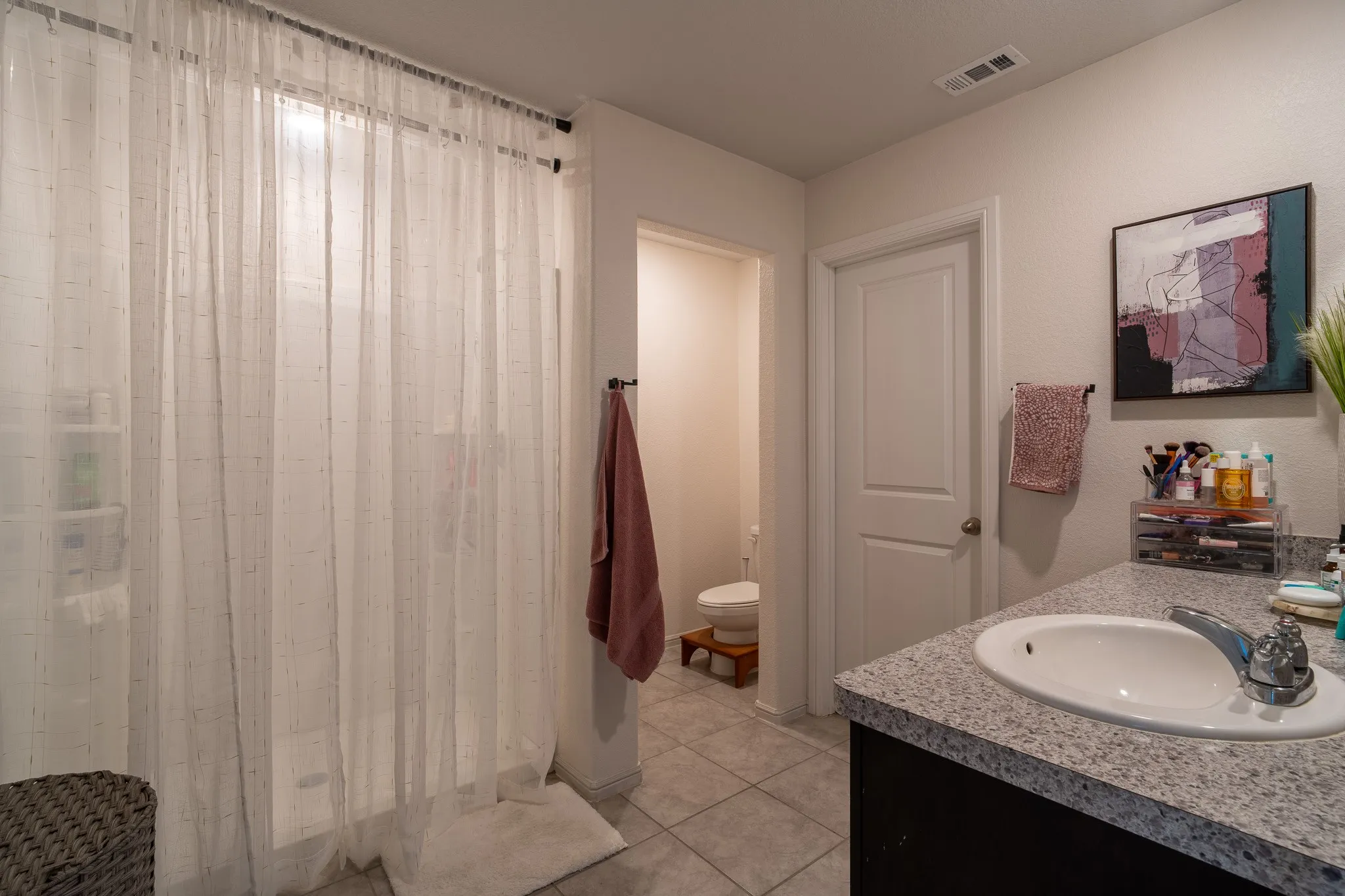 Single Family Residence For Sale in Tarrant County , 10345 Fort Belknap Trail, Crowley, Texas 76036, 3 Bedroom, 2 Bathroom, 2 Garage spaces, 1,465 Sqft, built in 2019, mls#21391605, Real Estate Agent in Crowley, Homes For Sale in Tarrant county, Homes For Sale in Crowley, Realtor in Crowley Texas, Real Estate Brokerage Independent Realty Texas, Luminita Cordes Realtor