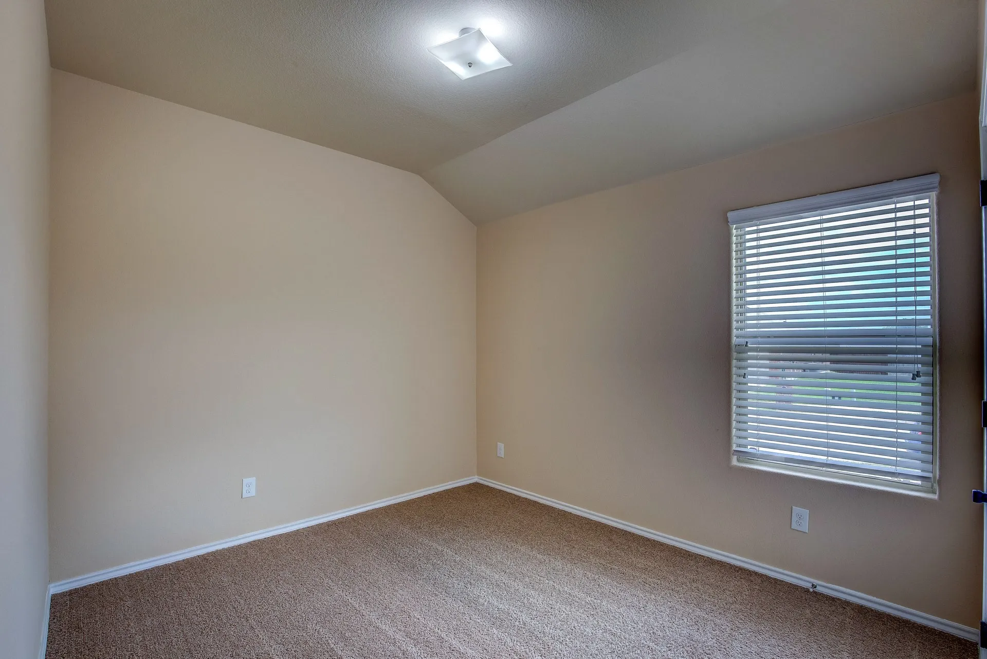 Single Family Residence For Rent in Tarrant County , 6300 Leaping Fawn Drive, Fort Worth, Texas 76179, 4 Bedroom, 2 Bathroom, 2 Garage spaces, 1,620 Sqft, built in 2015, mls#21392049, Real Estate Agent in Fort Worth, Homes For Rent in Tarrant county, Homes For Rent in Fort Worth, Realtor in Fort Worth Texas, Real Estate Brokerage Independent Realty Texas, Luminita Cordes Realtor
