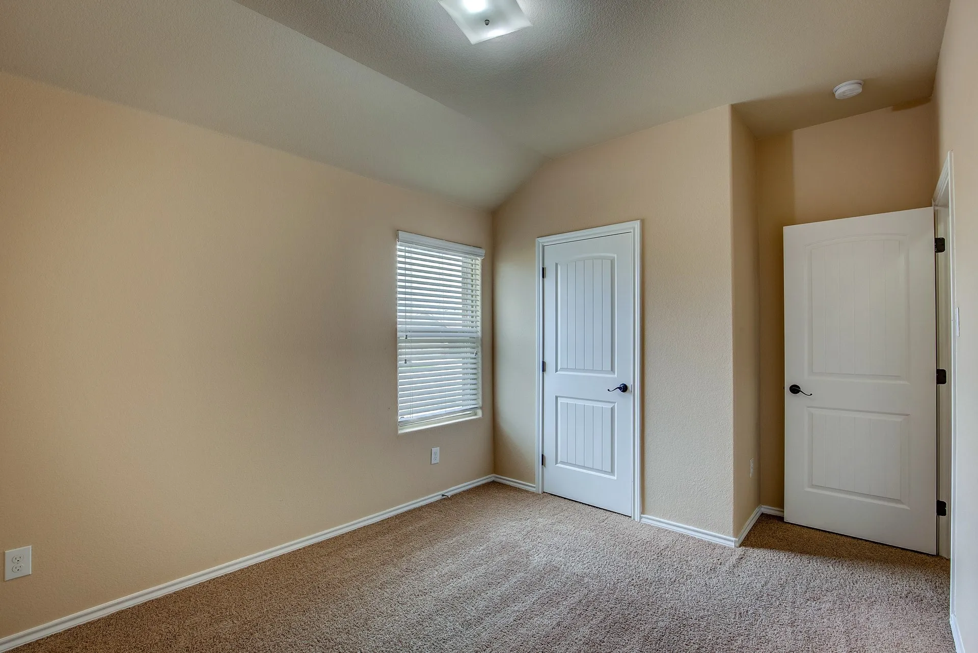 Single Family Residence For Rent in Tarrant County , 6300 Leaping Fawn Drive, Fort Worth, Texas 76179, 4 Bedroom, 2 Bathroom, 2 Garage spaces, 1,620 Sqft, built in 2015, mls#21392049, Real Estate Agent in Fort Worth, Homes For Rent in Tarrant county, Homes For Rent in Fort Worth, Realtor in Fort Worth Texas, Real Estate Brokerage Independent Realty Texas, Luminita Cordes Realtor