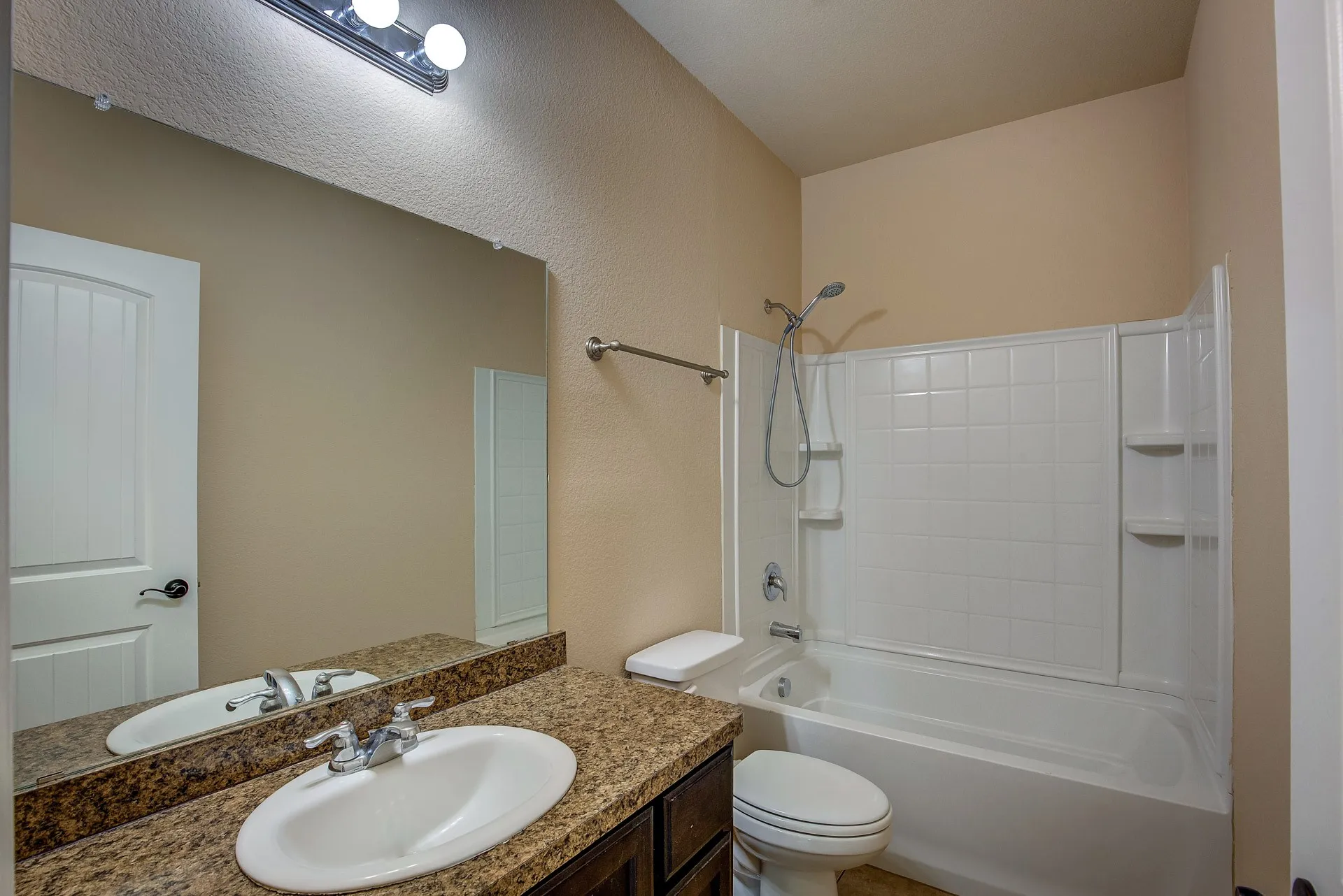 Single Family Residence For Rent in Tarrant County , 6300 Leaping Fawn Drive, Fort Worth, Texas 76179, 4 Bedroom, 2 Bathroom, 2 Garage spaces, 1,620 Sqft, built in 2015, mls#21392049, Real Estate Agent in Fort Worth, Homes For Rent in Tarrant county, Homes For Rent in Fort Worth, Realtor in Fort Worth Texas, Real Estate Brokerage Independent Realty Texas, Luminita Cordes Realtor