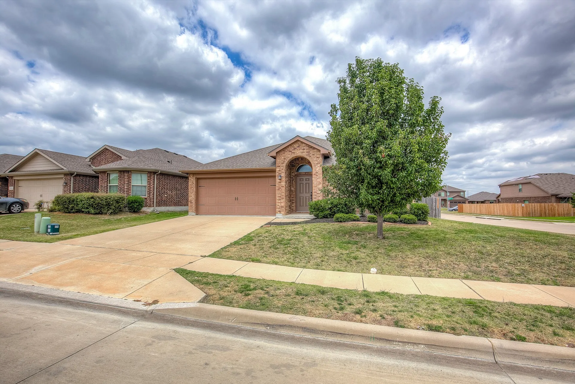 Single Family Residence For Rent in Tarrant County , 6300 Leaping Fawn Drive, Fort Worth, Texas 76179, 4 Bedroom, 2 Bathroom, 2 Garage spaces, 1,620 Sqft, built in 2015, mls#21392049, Real Estate Agent in Fort Worth, Homes For Rent in Tarrant county, Homes For Rent in Fort Worth, Realtor in Fort Worth Texas, Real Estate Brokerage Independent Realty Texas, Luminita Cordes Realtor