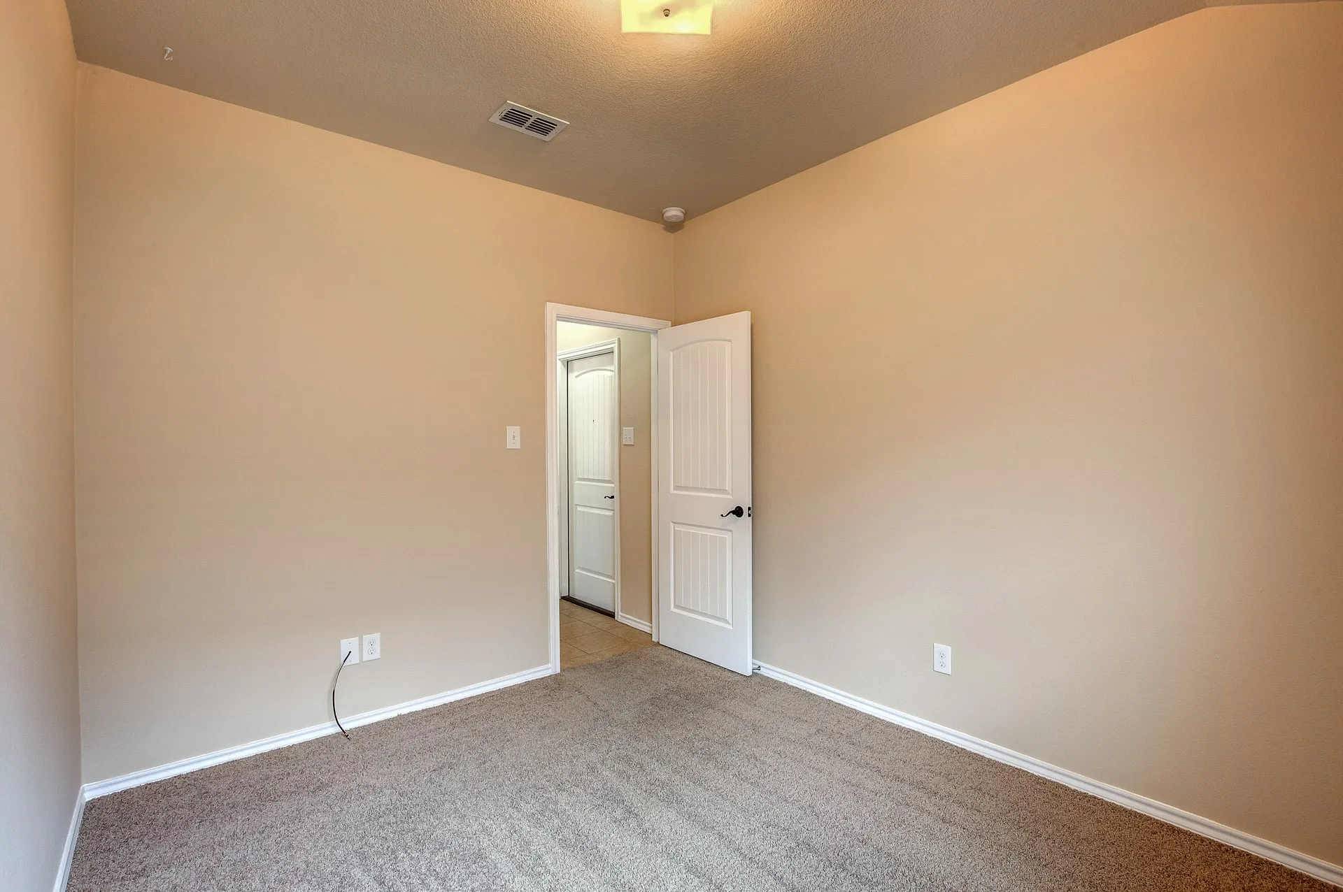 Single Family Residence For Rent in Tarrant County , 6300 Leaping Fawn Drive, Fort Worth, Texas 76179, 4 Bedroom, 2 Bathroom, 2 Garage spaces, 1,620 Sqft, built in 2015, mls#21392049, Real Estate Agent in Fort Worth, Homes For Rent in Tarrant county, Homes For Rent in Fort Worth, Realtor in Fort Worth Texas, Real Estate Brokerage Independent Realty Texas, Luminita Cordes Realtor