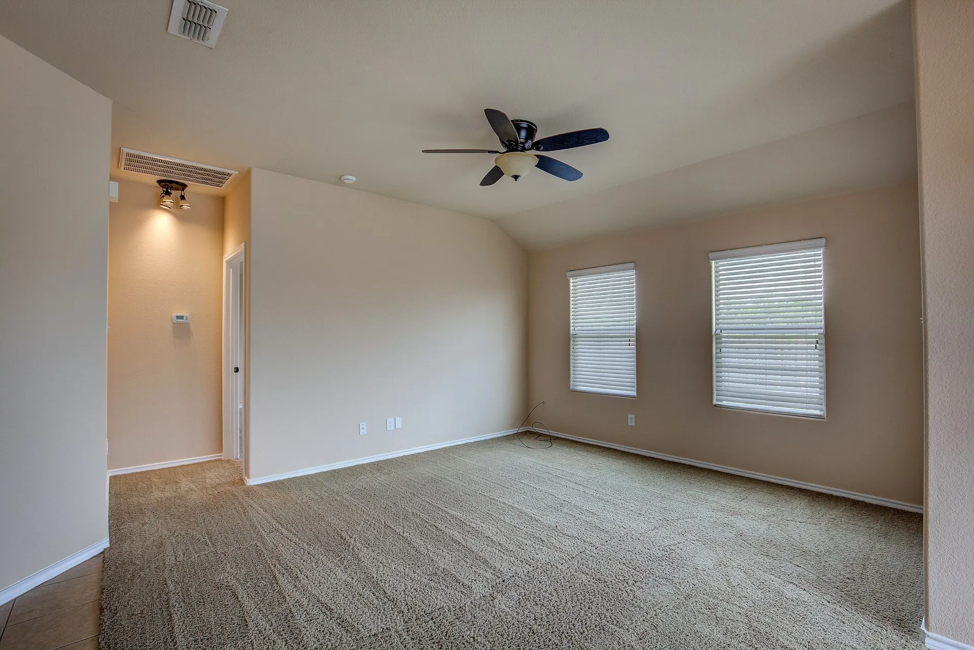 Single Family Residence For Rent in Tarrant County , 6300 Leaping Fawn Drive, Fort Worth, Texas 76179, 4 Bedroom, 2 Bathroom, 2 Garage spaces, 1,620 Sqft, built in 2015, mls#21392049, Real Estate Agent in Fort Worth, Homes For Rent in Tarrant county, Homes For Rent in Fort Worth, Realtor in Fort Worth Texas, Real Estate Brokerage Independent Realty Texas, Luminita Cordes Realtor