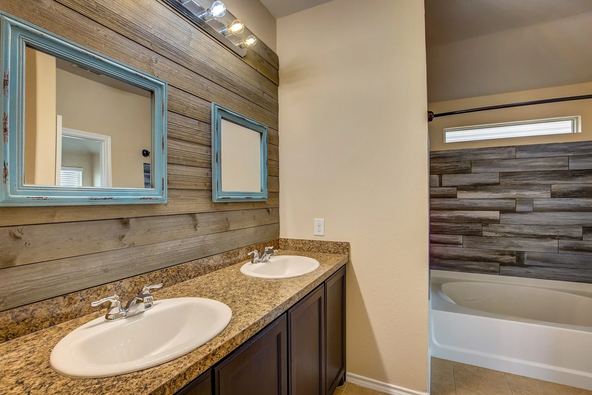 Single Family Residence For Rent in Tarrant County , 6300 Leaping Fawn Drive, Fort Worth, Texas 76179, 4 Bedroom, 2 Bathroom, 2 Garage spaces, 1,620 Sqft, built in 2015, mls#21392049, Real Estate Agent in Fort Worth, Homes For Rent in Tarrant county, Homes For Rent in Fort Worth, Realtor in Fort Worth Texas, Real Estate Brokerage Independent Realty Texas, Luminita Cordes Realtor