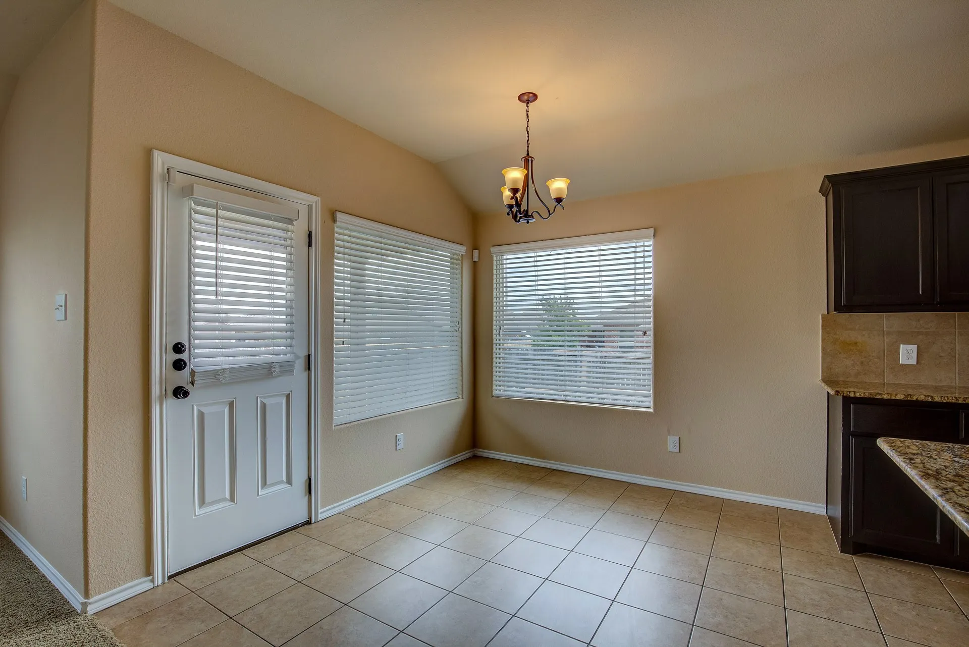 Single Family Residence For Rent in Tarrant County , 6300 Leaping Fawn Drive, Fort Worth, Texas 76179, 4 Bedroom, 2 Bathroom, 2 Garage spaces, 1,620 Sqft, built in 2015, mls#21392049, Real Estate Agent in Fort Worth, Homes For Rent in Tarrant county, Homes For Rent in Fort Worth, Realtor in Fort Worth Texas, Real Estate Brokerage Independent Realty Texas, Luminita Cordes Realtor