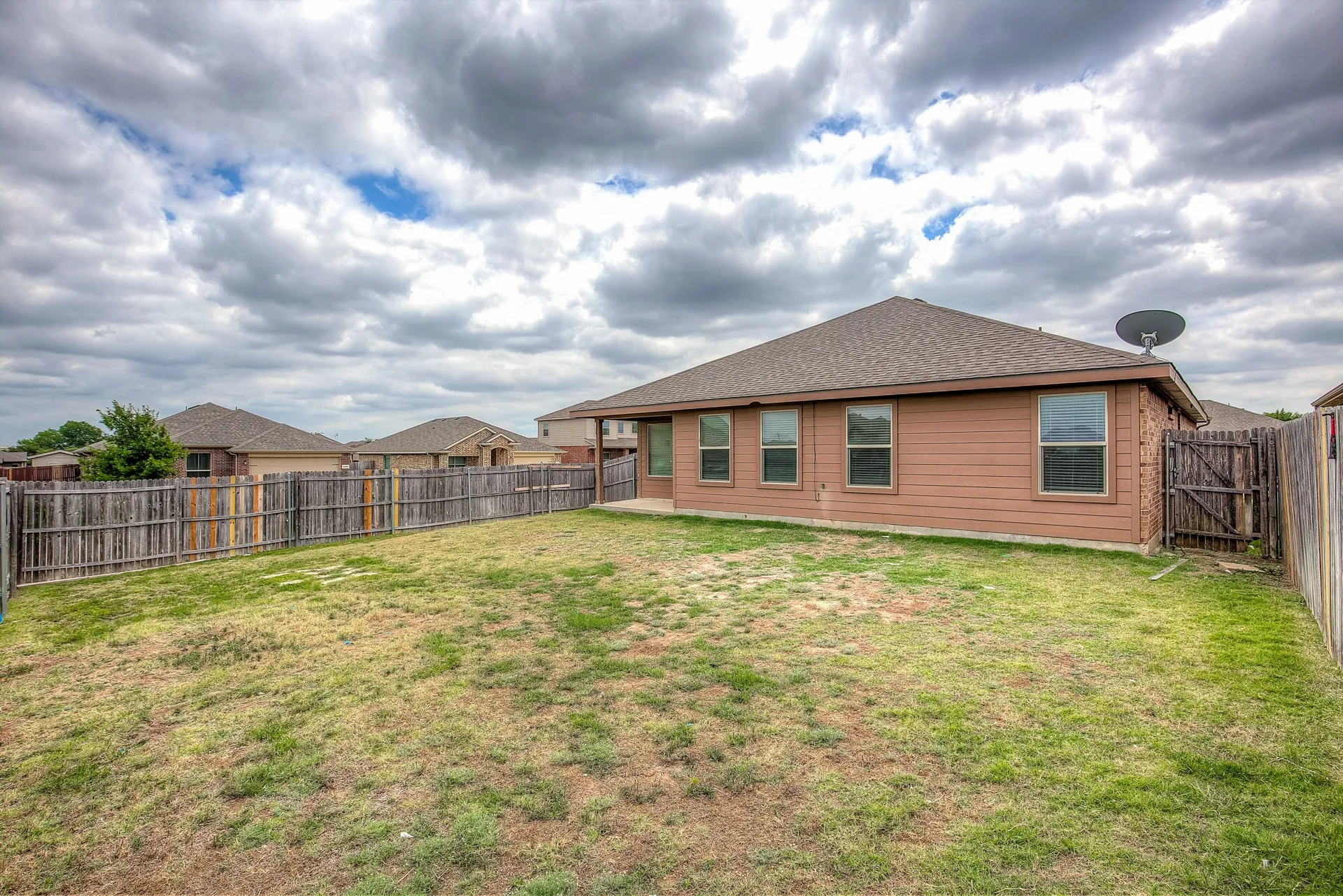 Single Family Residence For Rent in Tarrant County , 6300 Leaping Fawn Drive, Fort Worth, Texas 76179, 4 Bedroom, 2 Bathroom, 2 Garage spaces, 1,620 Sqft, built in 2015, mls#21392049, Real Estate Agent in Fort Worth, Homes For Rent in Tarrant county, Homes For Rent in Fort Worth, Realtor in Fort Worth Texas, Real Estate Brokerage Independent Realty Texas, Luminita Cordes Realtor