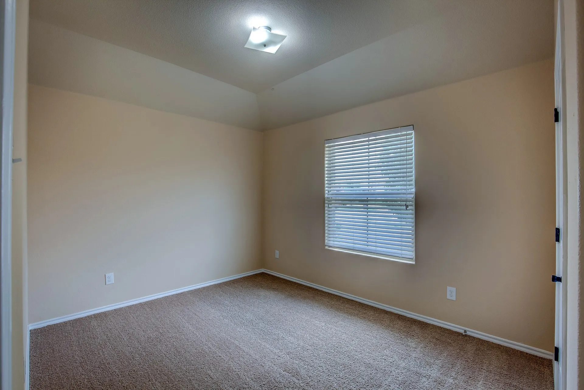 Single Family Residence For Rent in Tarrant County , 6300 Leaping Fawn Drive, Fort Worth, Texas 76179, 4 Bedroom, 2 Bathroom, 2 Garage spaces, 1,620 Sqft, built in 2015, mls#21392049, Real Estate Agent in Fort Worth, Homes For Rent in Tarrant county, Homes For Rent in Fort Worth, Realtor in Fort Worth Texas, Real Estate Brokerage Independent Realty Texas, Luminita Cordes Realtor
