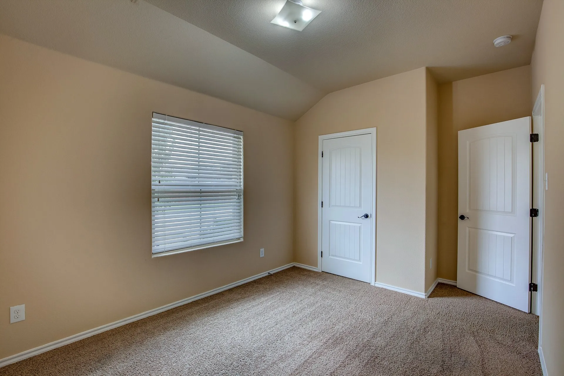 Single Family Residence For Rent in Tarrant County , 6300 Leaping Fawn Drive, Fort Worth, Texas 76179, 4 Bedroom, 2 Bathroom, 2 Garage spaces, 1,620 Sqft, built in 2015, mls#21392049, Real Estate Agent in Fort Worth, Homes For Rent in Tarrant county, Homes For Rent in Fort Worth, Realtor in Fort Worth Texas, Real Estate Brokerage Independent Realty Texas, Luminita Cordes Realtor