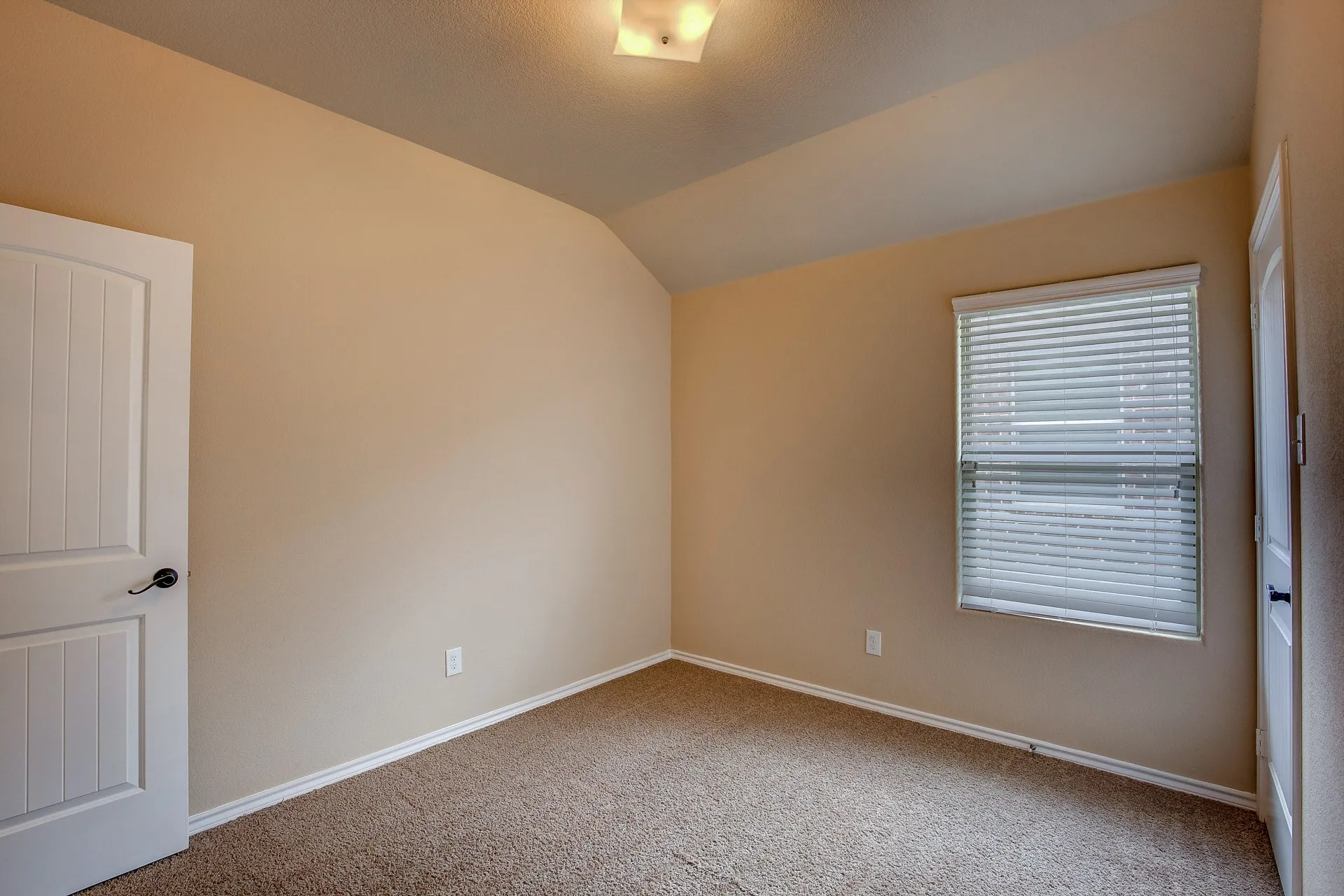 Single Family Residence For Rent in Tarrant County , 6300 Leaping Fawn Drive, Fort Worth, Texas 76179, 4 Bedroom, 2 Bathroom, 2 Garage spaces, 1,620 Sqft, built in 2015, mls#21392049, Real Estate Agent in Fort Worth, Homes For Rent in Tarrant county, Homes For Rent in Fort Worth, Realtor in Fort Worth Texas, Real Estate Brokerage Independent Realty Texas, Luminita Cordes Realtor