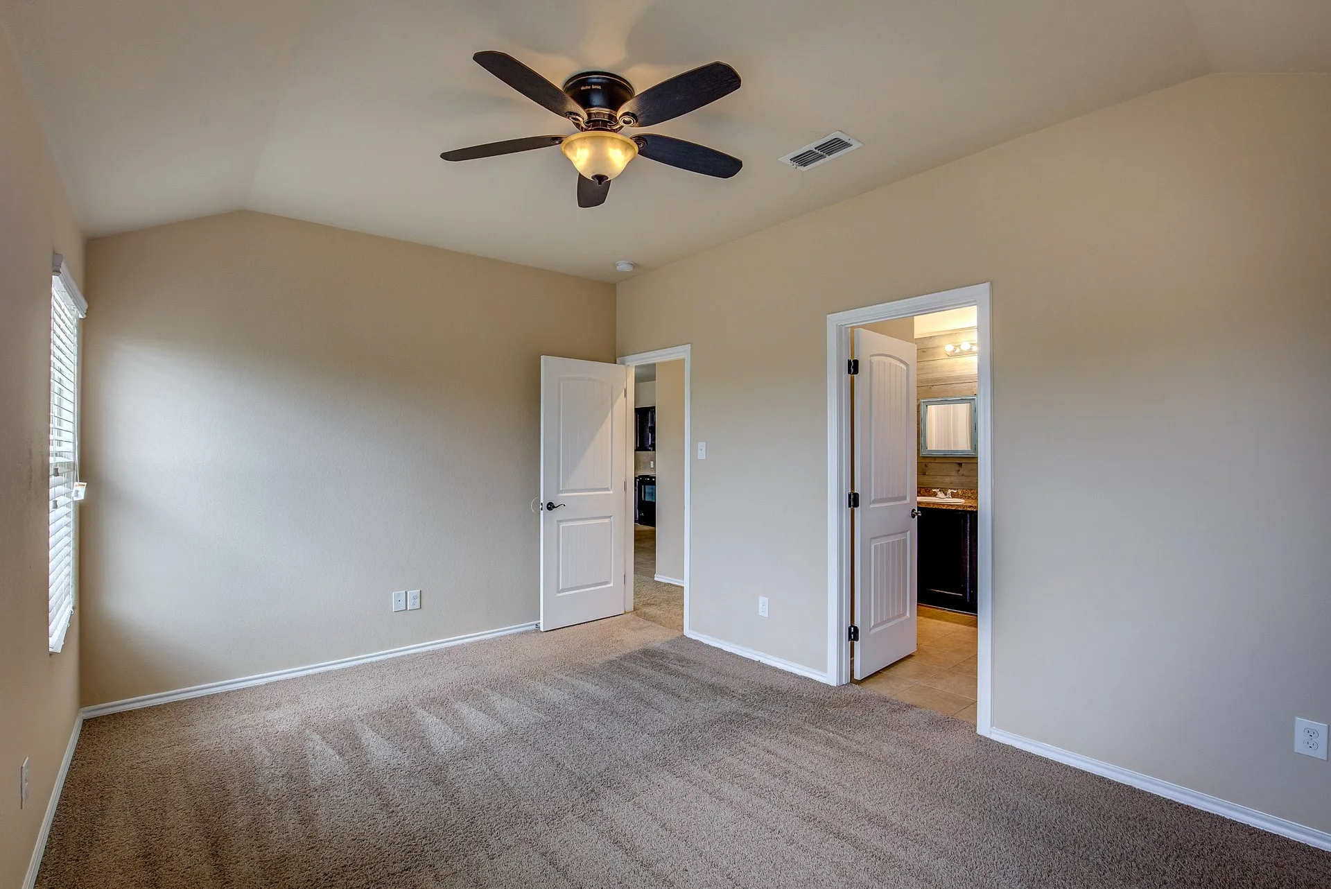 Single Family Residence For Rent in Tarrant County , 6300 Leaping Fawn Drive, Fort Worth, Texas 76179, 4 Bedroom, 2 Bathroom, 2 Garage spaces, 1,620 Sqft, built in 2015, mls#21392049, Real Estate Agent in Fort Worth, Homes For Rent in Tarrant county, Homes For Rent in Fort Worth, Realtor in Fort Worth Texas, Real Estate Brokerage Independent Realty Texas, Luminita Cordes Realtor