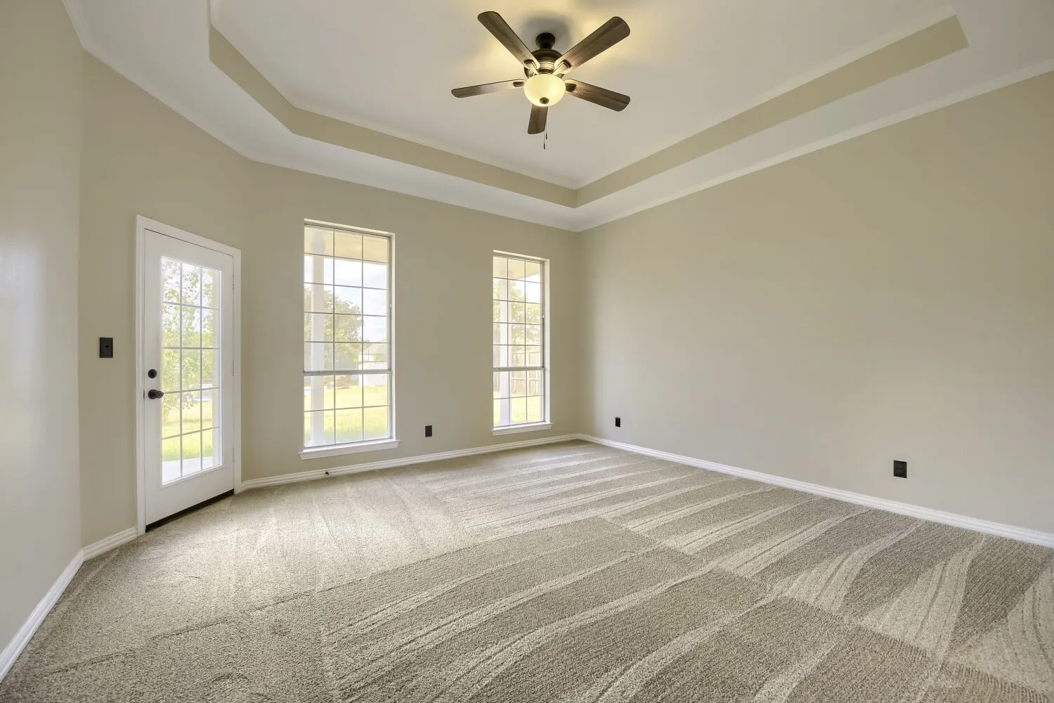 Single Family Residence For Sale in Denton County , 201 N Garza Road, Shady Shores, Texas 76208, 4 Bedroom, 3 Bathroom, 2 Garage spaces, 2,668 Sqft, built in 1995, mls#21390817, Real Estate Agent in Shady Shores, Homes For Sale in Denton county, Homes For Sale in Shady Shores, Realtor in Shady Shores Texas, Real Estate Brokerage Independent Realty Texas, Luminita Cordes Realtor