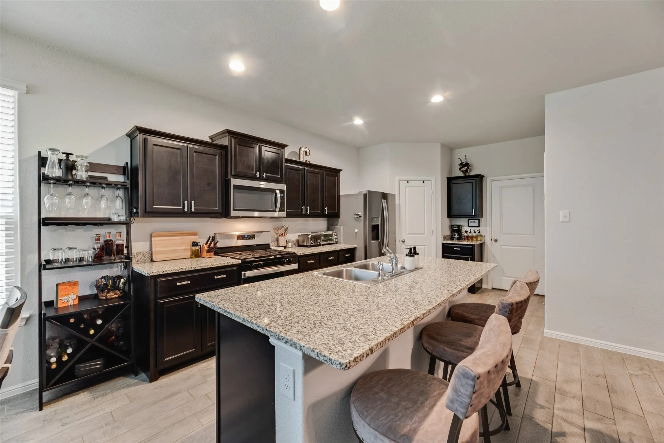 Single Family Residence For Rent in Tarrant County , 9637 Cherryville Road, Fort Worth, Texas 76108, 4 Bedroom, 2 Bathroom, 2 Garage spaces, 1,772 Sqft, built in 2022, mls#21392057, Real Estate Agent in Fort Worth, Homes For Rent in Tarrant county, Homes For Rent in Fort Worth, Realtor in Fort Worth Texas, Real Estate Brokerage Independent Realty Texas, Luminita Cordes Realtor