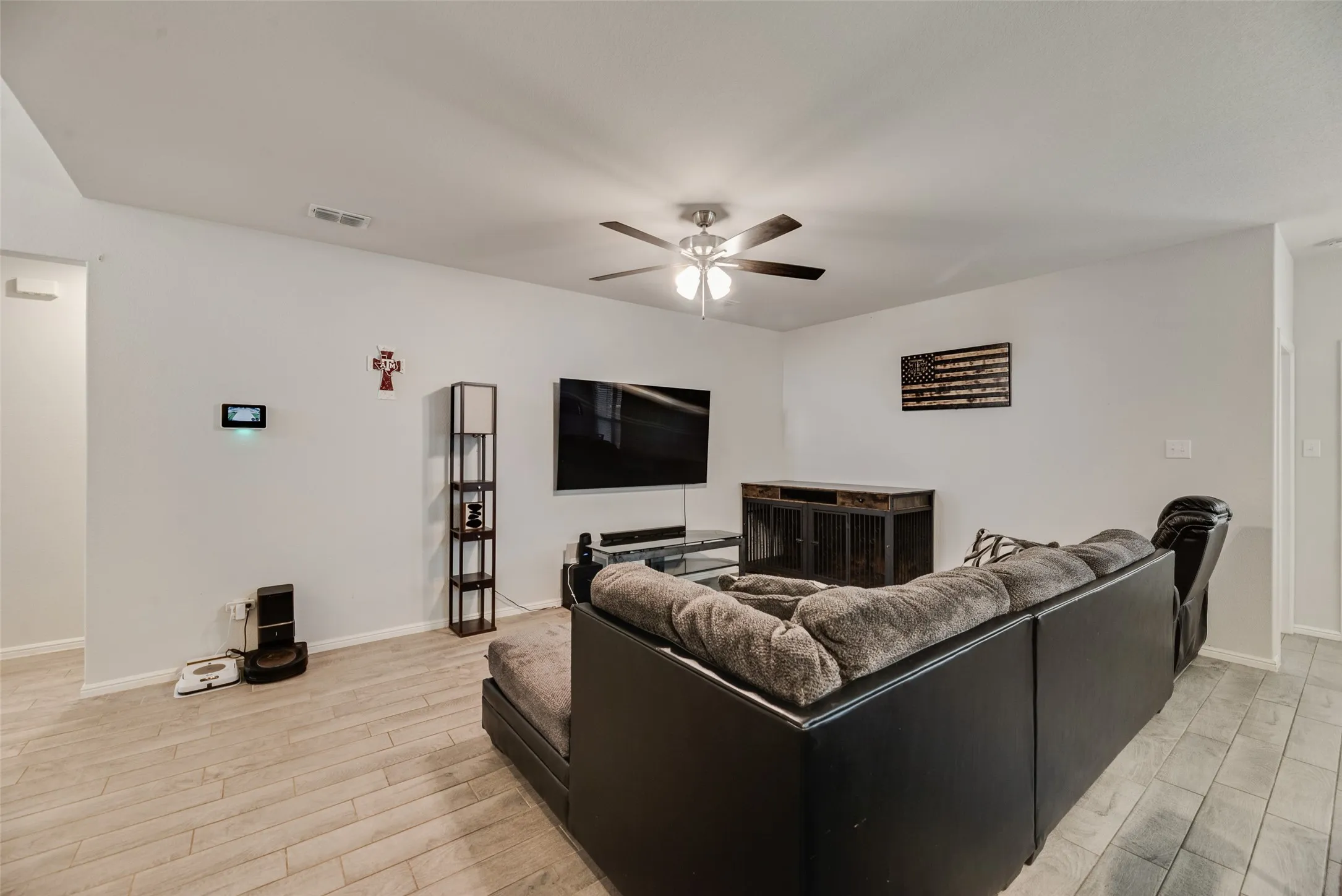 Single Family Residence For Rent in Tarrant County , 9637 Cherryville Road, Fort Worth, Texas 76108, 4 Bedroom, 2 Bathroom, 2 Garage spaces, 1,772 Sqft, built in 2022, mls#21392057, Real Estate Agent in Fort Worth, Homes For Rent in Tarrant county, Homes For Rent in Fort Worth, Realtor in Fort Worth Texas, Real Estate Brokerage Independent Realty Texas, Luminita Cordes Realtor