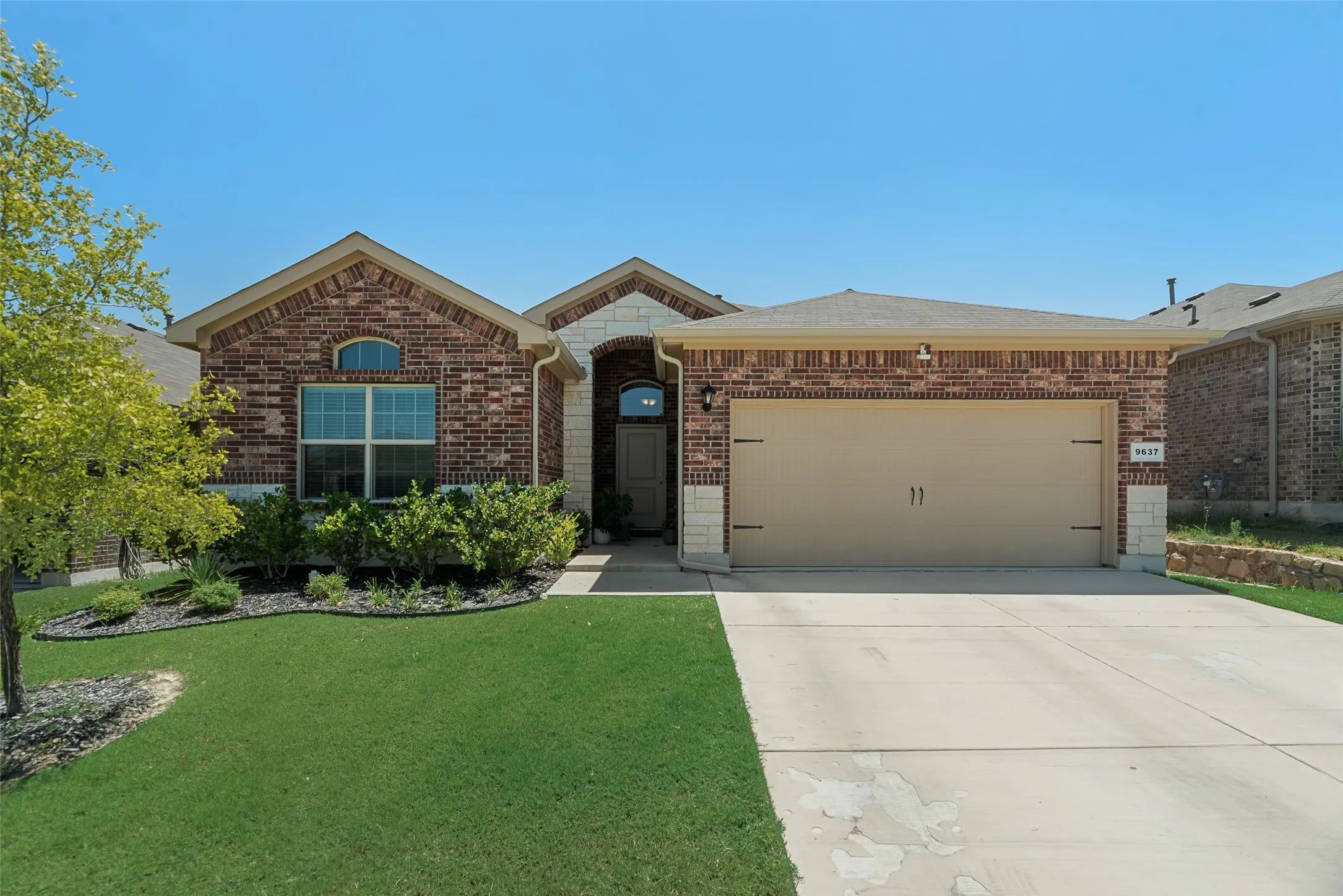 Single Family Residence For Rent in Tarrant County , 9637 Cherryville Road, Fort Worth, Texas 76108, 4 Bedroom, 2 Bathroom, 2 Garage spaces, 1,772 Sqft, built in 2022, mls#21392057, Real Estate Agent in Fort Worth, Homes For Rent in Tarrant county, Homes For Rent in Fort Worth, Realtor in Fort Worth Texas, Real Estate Brokerage Independent Realty Texas, Luminita Cordes Realtor