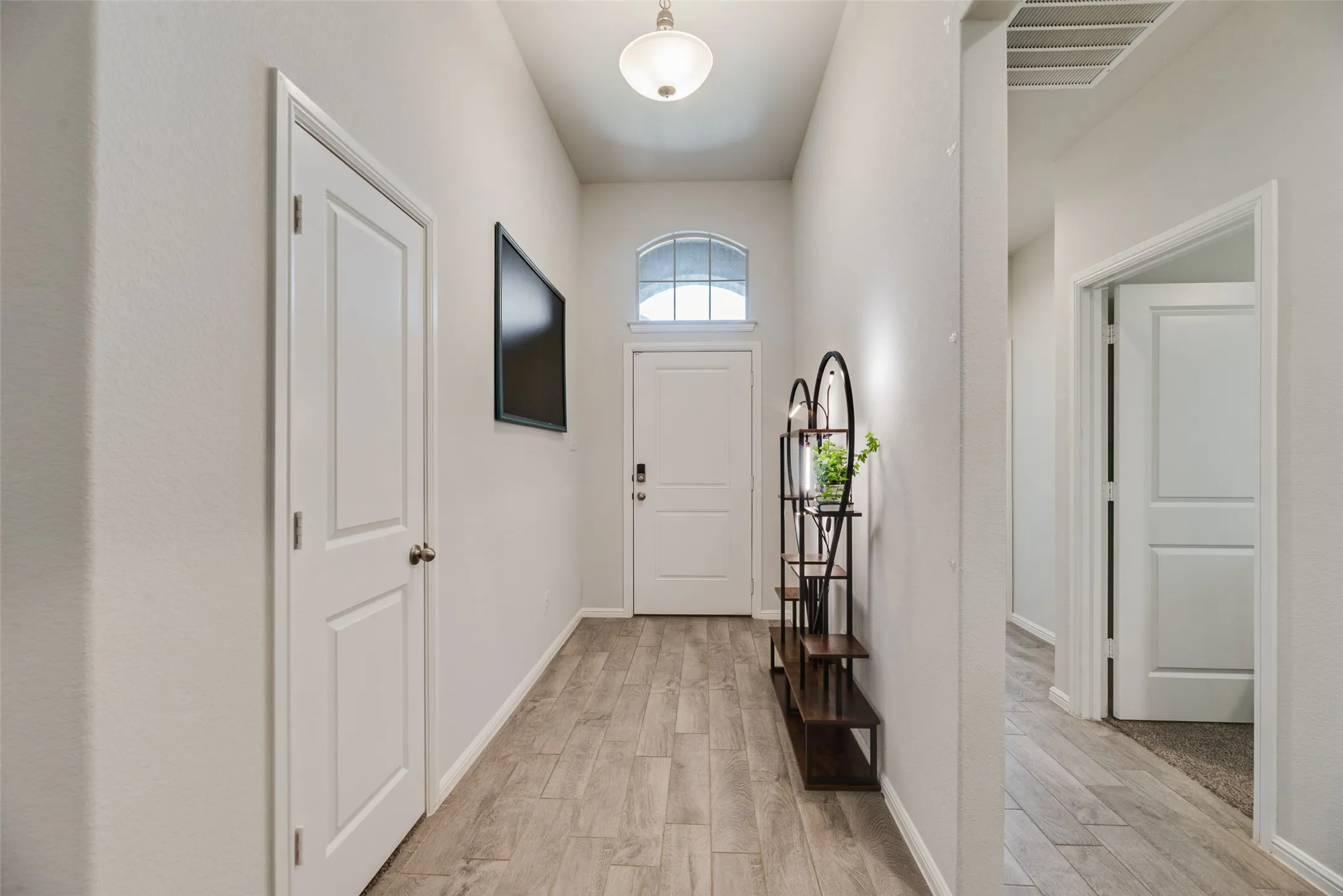 Single Family Residence For Rent in Tarrant County , 9637 Cherryville Road, Fort Worth, Texas 76108, 4 Bedroom, 2 Bathroom, 2 Garage spaces, 1,772 Sqft, built in 2022, mls#21392057, Real Estate Agent in Fort Worth, Homes For Rent in Tarrant county, Homes For Rent in Fort Worth, Realtor in Fort Worth Texas, Real Estate Brokerage Independent Realty Texas, Luminita Cordes Realtor