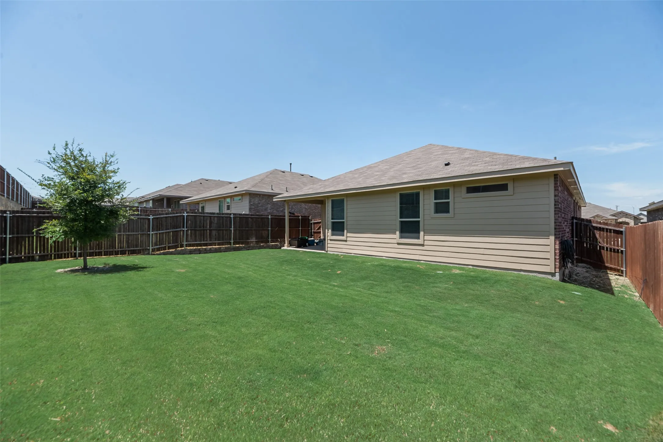 Single Family Residence For Rent in Tarrant County , 9637 Cherryville Road, Fort Worth, Texas 76108, 4 Bedroom, 2 Bathroom, 2 Garage spaces, 1,772 Sqft, built in 2022, mls#21392057, Real Estate Agent in Fort Worth, Homes For Rent in Tarrant county, Homes For Rent in Fort Worth, Realtor in Fort Worth Texas, Real Estate Brokerage Independent Realty Texas, Luminita Cordes Realtor