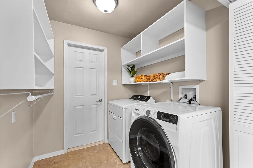 Single Family Residence For Sale in Dallas County , 1830 Pleasant Run Road, Carrollton, Texas 75006, 4 Bedroom, 2 Bathroom, Garage spaces, 1,499 Sqft, built in 1963, mls#21392056, Real Estate Agent in Carrollton, Homes For Sale in Dallas county, Homes For Sale in Carrollton, Realtor in Carrollton Texas, Real Estate Brokerage Independent Realty Texas, Luminita Cordes Realtor