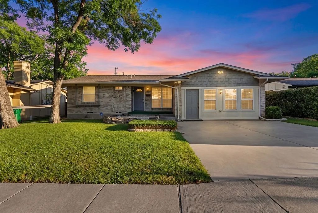 Single Family Residence For Sale