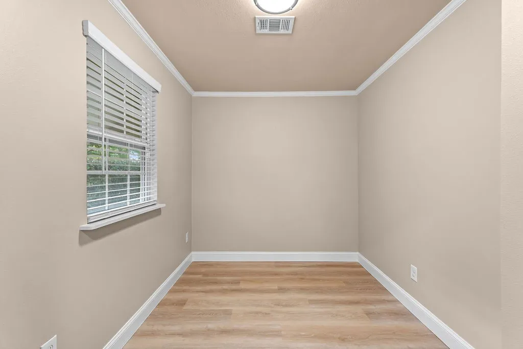 Single Family Residence For Sale in Dallas County , 1830 Pleasant Run Road, Carrollton, Texas 75006, 4 Bedroom, 2 Bathroom, Garage spaces, 1,499 Sqft, built in 1963, mls#21392056, Real Estate Agent in Carrollton, Homes For Sale in Dallas county, Homes For Sale in Carrollton, Realtor in Carrollton Texas, Real Estate Brokerage Independent Realty Texas, Luminita Cordes Realtor