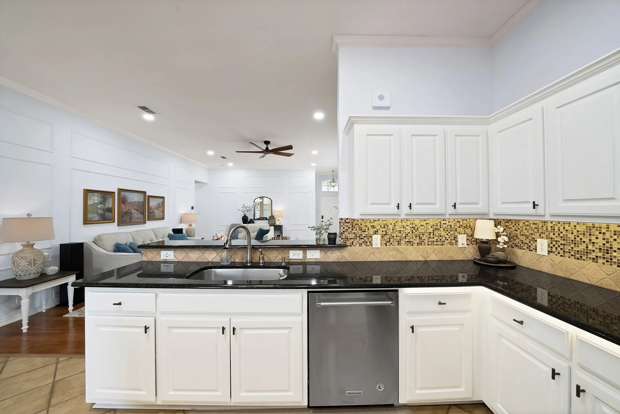 Single Family Residence For Sale in Tarrant County , 109 Goldeneye Lane, Fort Worth, Texas 76120, 4 Bedroom, 2 Bathroom, 2 Garage spaces, 1,970 Sqft, built in 2002, mls#21391700, Real Estate Agent in Fort Worth, Homes For Sale in Tarrant county, Homes For Sale in Fort Worth, Realtor in Fort Worth Texas, Real Estate Brokerage Independent Realty Texas, Luminita Cordes Realtor