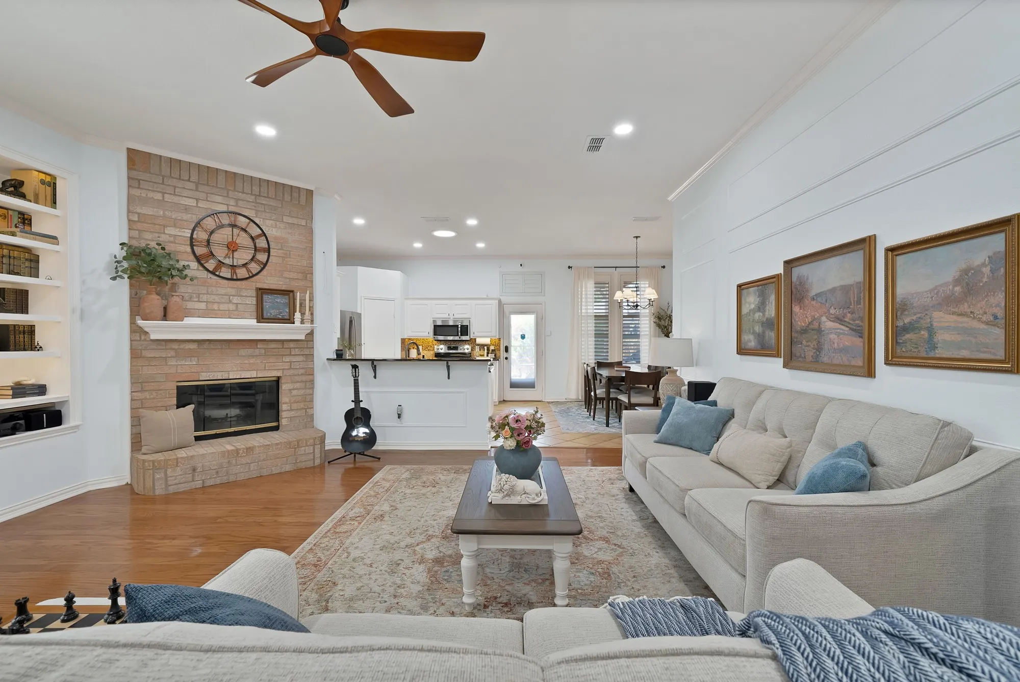 Single Family Residence For Sale in Tarrant County , 109 Goldeneye Lane, Fort Worth, Texas 76120, 4 Bedroom, 2 Bathroom, 2 Garage spaces, 1,970 Sqft, built in 2002, mls#21391700, Real Estate Agent in Fort Worth, Homes For Sale in Tarrant county, Homes For Sale in Fort Worth, Realtor in Fort Worth Texas, Real Estate Brokerage Independent Realty Texas, Luminita Cordes Realtor