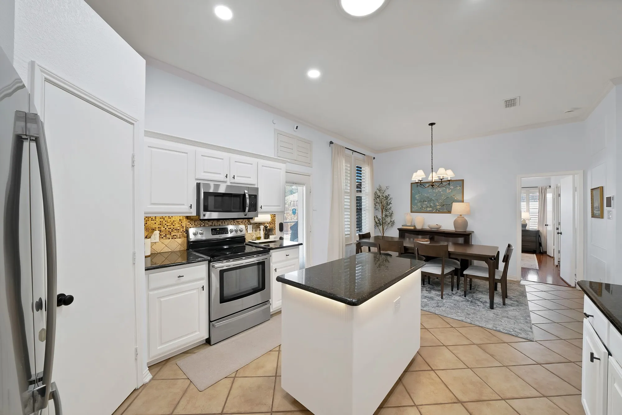 Single Family Residence For Sale in Tarrant County , 109 Goldeneye Lane, Fort Worth, Texas 76120, 4 Bedroom, 2 Bathroom, 2 Garage spaces, 1,970 Sqft, built in 2002, mls#21391700, Real Estate Agent in Fort Worth, Homes For Sale in Tarrant county, Homes For Sale in Fort Worth, Realtor in Fort Worth Texas, Real Estate Brokerage Independent Realty Texas, Luminita Cordes Realtor