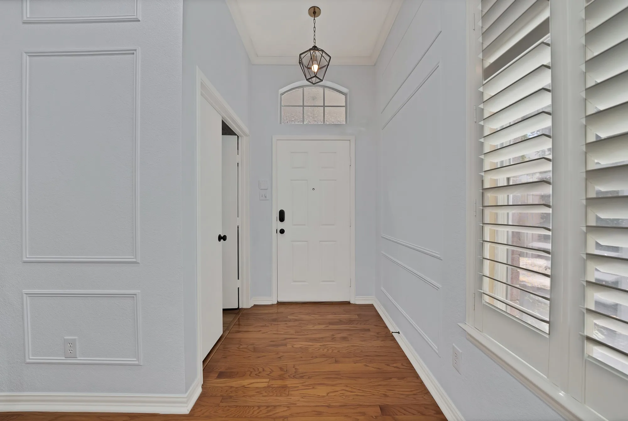 Single Family Residence For Sale in Tarrant County , 109 Goldeneye Lane, Fort Worth, Texas 76120, 4 Bedroom, 2 Bathroom, 2 Garage spaces, 1,970 Sqft, built in 2002, mls#21391700, Real Estate Agent in Fort Worth, Homes For Sale in Tarrant county, Homes For Sale in Fort Worth, Realtor in Fort Worth Texas, Real Estate Brokerage Independent Realty Texas, Luminita Cordes Realtor
