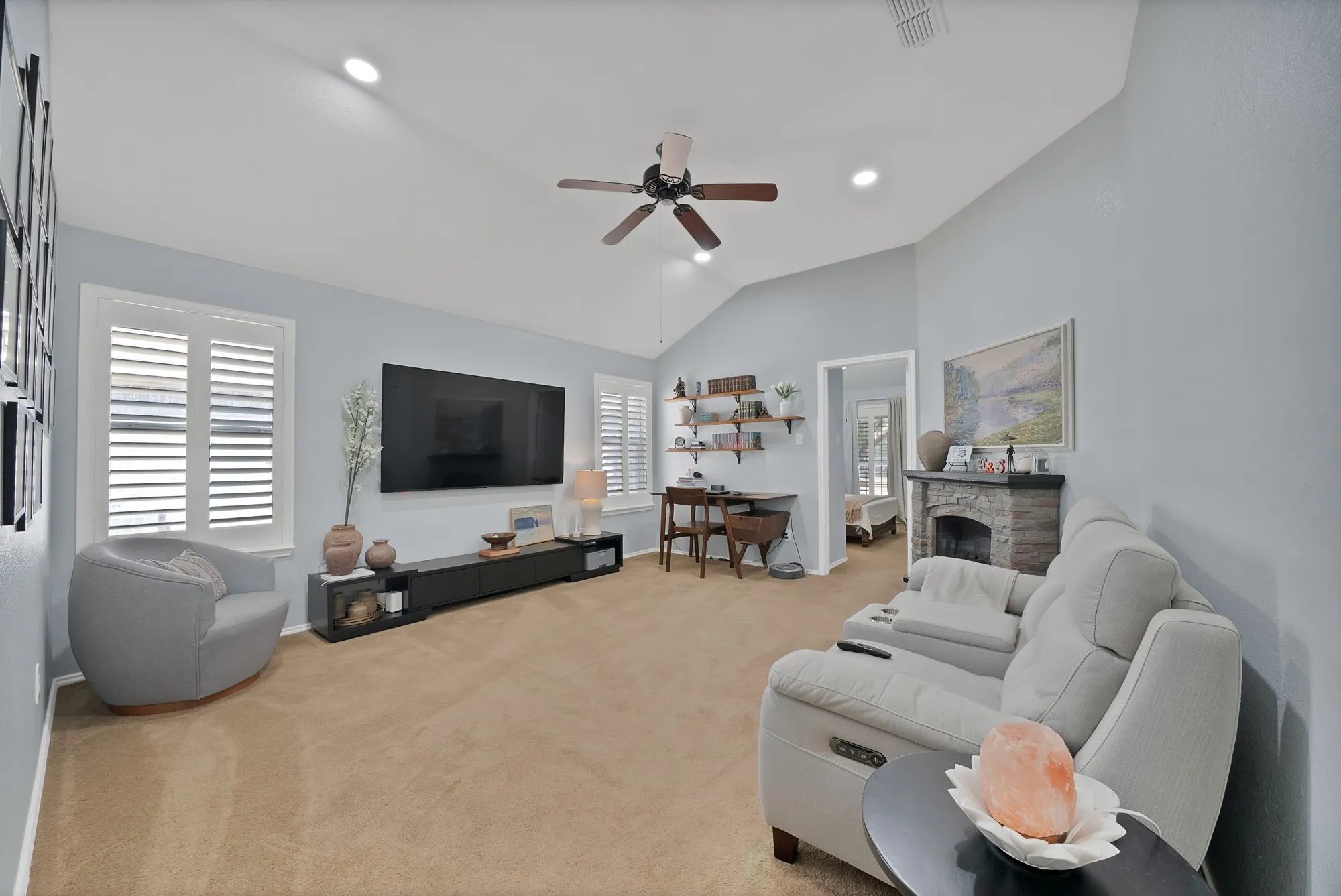Single Family Residence For Sale in Tarrant County , 109 Goldeneye Lane, Fort Worth, Texas 76120, 4 Bedroom, 2 Bathroom, 2 Garage spaces, 1,970 Sqft, built in 2002, mls#21391700, Real Estate Agent in Fort Worth, Homes For Sale in Tarrant county, Homes For Sale in Fort Worth, Realtor in Fort Worth Texas, Real Estate Brokerage Independent Realty Texas, Luminita Cordes Realtor