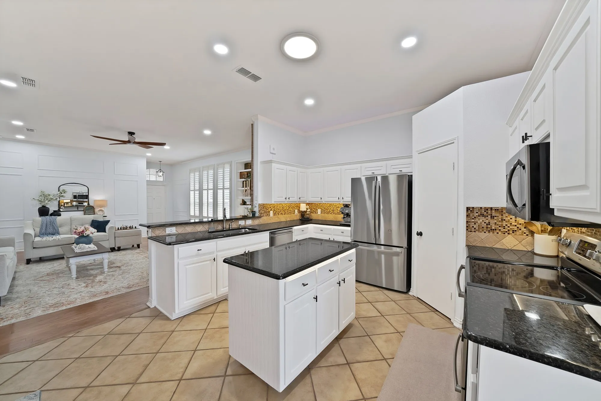 Single Family Residence For Sale in Tarrant County , 109 Goldeneye Lane, Fort Worth, Texas 76120, 4 Bedroom, 2 Bathroom, 2 Garage spaces, 1,970 Sqft, built in 2002, mls#21391700, Real Estate Agent in Fort Worth, Homes For Sale in Tarrant county, Homes For Sale in Fort Worth, Realtor in Fort Worth Texas, Real Estate Brokerage Independent Realty Texas, Luminita Cordes Realtor