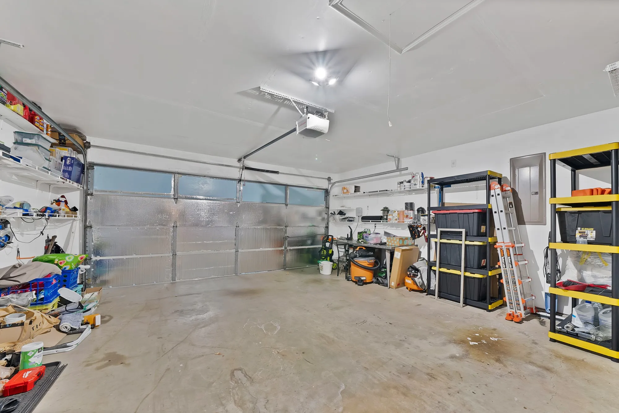 Single Family Residence For Sale in Tarrant County , 109 Goldeneye Lane, Fort Worth, Texas 76120, 4 Bedroom, 2 Bathroom, 2 Garage spaces, 1,970 Sqft, built in 2002, mls#21391700, Real Estate Agent in Fort Worth, Homes For Sale in Tarrant county, Homes For Sale in Fort Worth, Realtor in Fort Worth Texas, Real Estate Brokerage Independent Realty Texas, Luminita Cordes Realtor