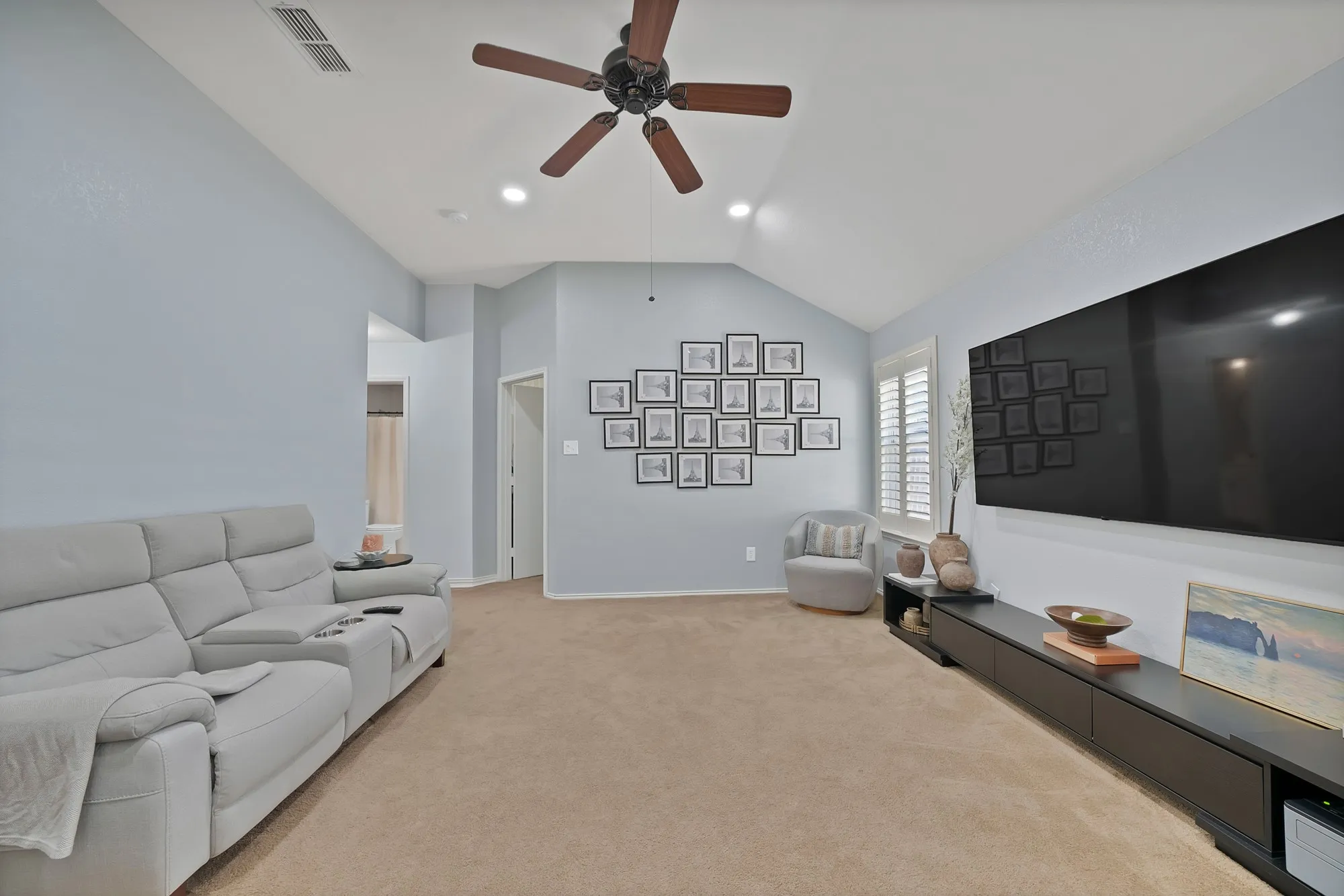 Single Family Residence For Sale in Tarrant County , 109 Goldeneye Lane, Fort Worth, Texas 76120, 4 Bedroom, 2 Bathroom, 2 Garage spaces, 1,970 Sqft, built in 2002, mls#21391700, Real Estate Agent in Fort Worth, Homes For Sale in Tarrant county, Homes For Sale in Fort Worth, Realtor in Fort Worth Texas, Real Estate Brokerage Independent Realty Texas, Luminita Cordes Realtor