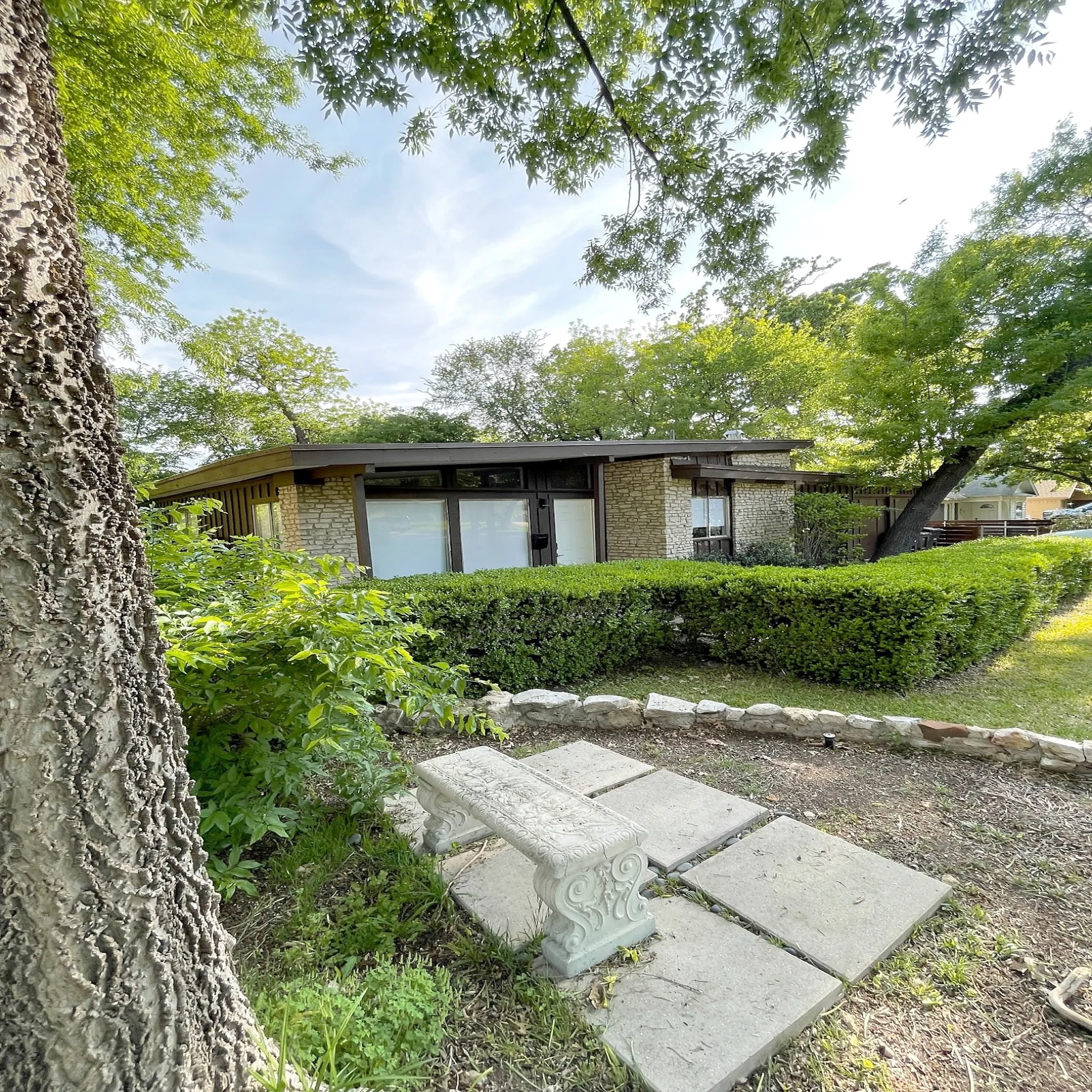 Single Family Residence For Sale in Tarrant County , 4709 Driskell Boulevard, Fort Worth, Texas 76107, 3 Bedroom, 2 Bathroom, Garage spaces, 1,096 Sqft, built in 1961, mls#21391845, Real Estate Agent in Fort Worth, Homes For Sale in Tarrant county, Homes For Sale in Fort Worth, Realtor in Fort Worth Texas, Real Estate Brokerage Independent Realty Texas, Luminita Cordes Realtor