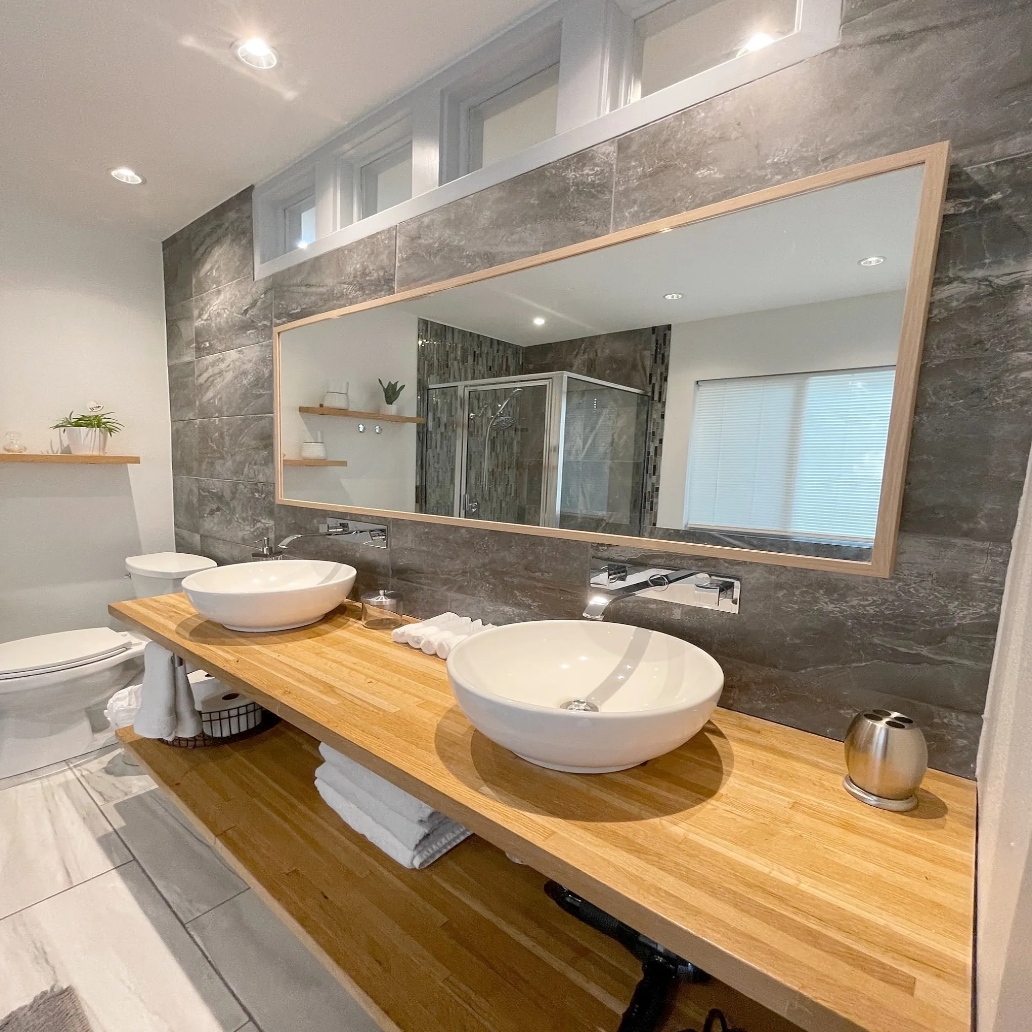 Single Family Residence For Sale in Tarrant County , 4709 Driskell Boulevard, Fort Worth, Texas 76107, 3 Bedroom, 2 Bathroom, Garage spaces, 1,096 Sqft, built in 1961, mls#21391845, Real Estate Agent in Fort Worth, Homes For Sale in Tarrant county, Homes For Sale in Fort Worth, Realtor in Fort Worth Texas, Real Estate Brokerage Independent Realty Texas, Luminita Cordes Realtor