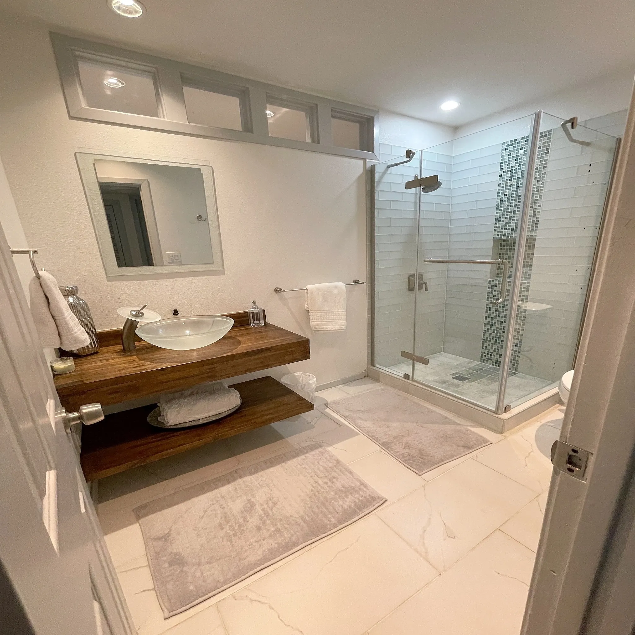 Single Family Residence For Sale in Tarrant County , 4709 Driskell Boulevard, Fort Worth, Texas 76107, 3 Bedroom, 2 Bathroom, Garage spaces, 1,096 Sqft, built in 1961, mls#21391845, Real Estate Agent in Fort Worth, Homes For Sale in Tarrant county, Homes For Sale in Fort Worth, Realtor in Fort Worth Texas, Real Estate Brokerage Independent Realty Texas, Luminita Cordes Realtor