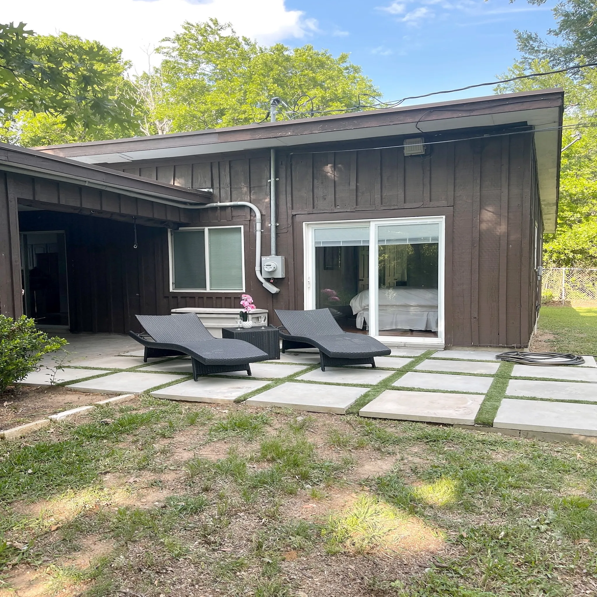 Single Family Residence For Sale in Tarrant County , 4709 Driskell Boulevard, Fort Worth, Texas 76107, 3 Bedroom, 2 Bathroom, Garage spaces, 1,096 Sqft, built in 1961, mls#21391845, Real Estate Agent in Fort Worth, Homes For Sale in Tarrant county, Homes For Sale in Fort Worth, Realtor in Fort Worth Texas, Real Estate Brokerage Independent Realty Texas, Luminita Cordes Realtor