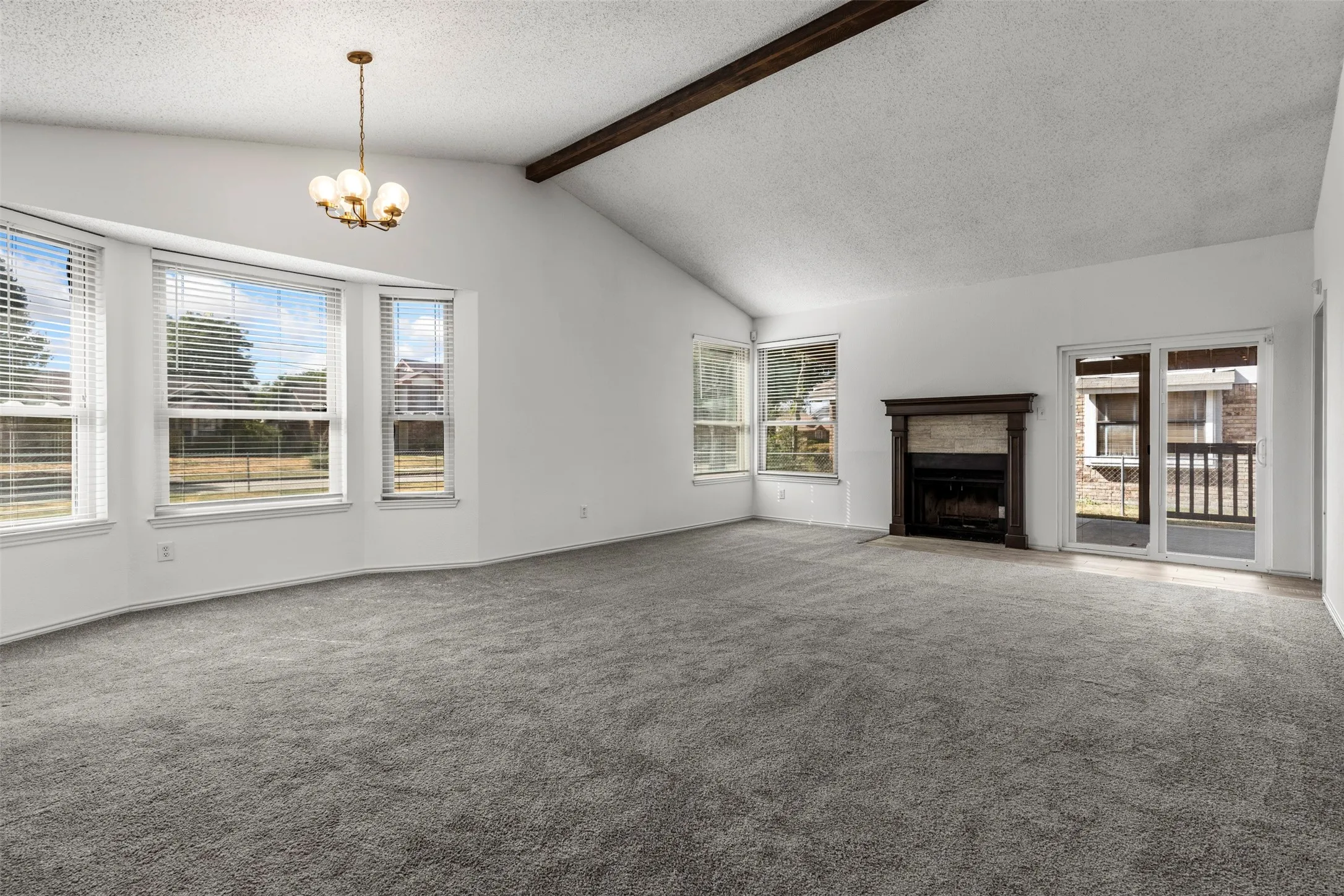 Single Family Residence For Sale in Dallas County , 427 Wheatridge Street, Mesquite, Texas 75150, 3 Bedroom, 2 Bathroom, 2 Garage spaces, 1,541 Sqft, built in 1983, mls#21389137, Real Estate Agent in Mesquite, Homes For Sale in Dallas county, Homes For Sale in Mesquite, Realtor in Mesquite Texas, Real Estate Brokerage Independent Realty Texas, Luminita Cordes Realtor