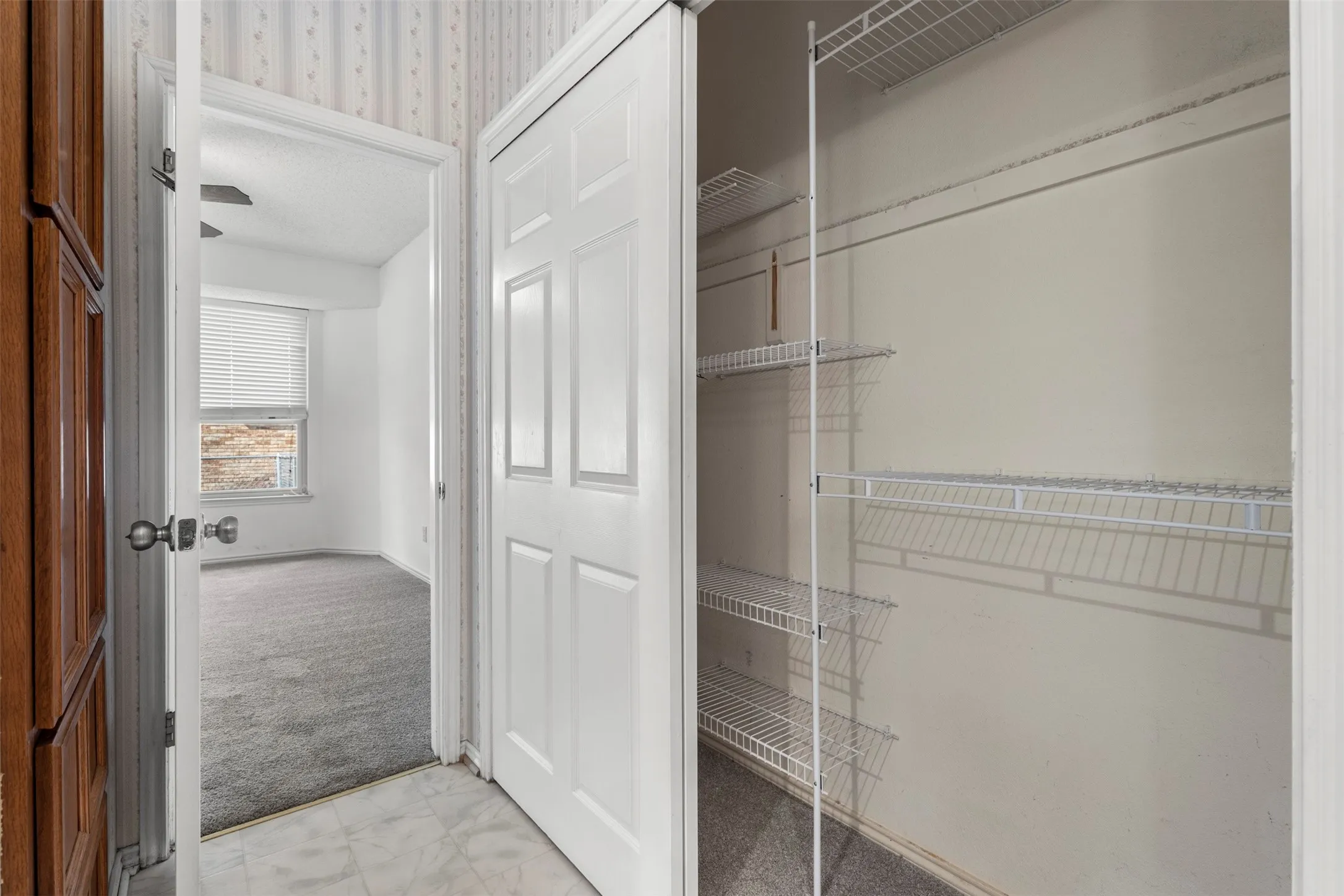 Single Family Residence For Sale in Dallas County , 427 Wheatridge Street, Mesquite, Texas 75150, 3 Bedroom, 2 Bathroom, 2 Garage spaces, 1,541 Sqft, built in 1983, mls#21389137, Real Estate Agent in Mesquite, Homes For Sale in Dallas county, Homes For Sale in Mesquite, Realtor in Mesquite Texas, Real Estate Brokerage Independent Realty Texas, Luminita Cordes Realtor