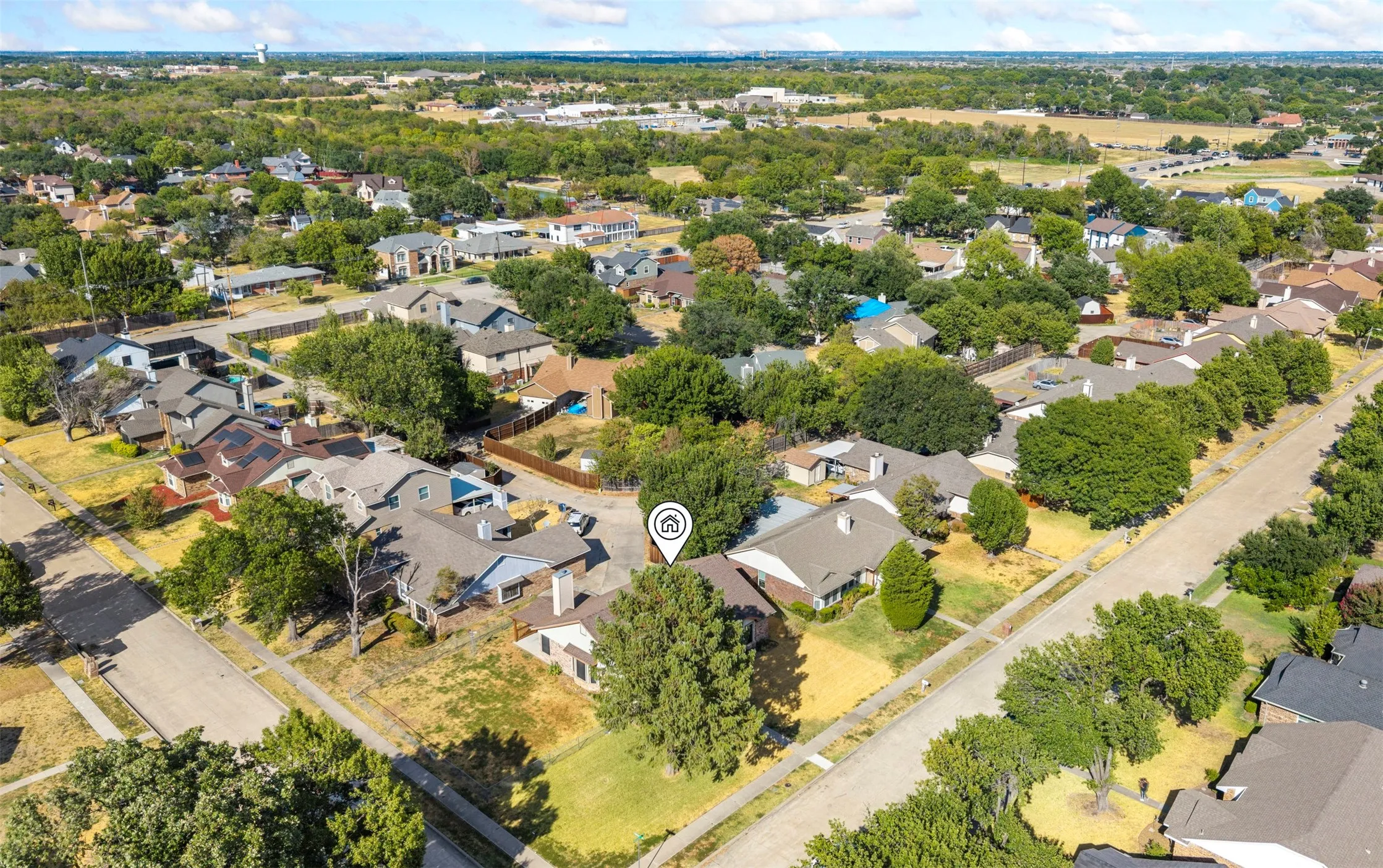 Single Family Residence For Sale in Dallas County , 427 Wheatridge Street, Mesquite, Texas 75150, 3 Bedroom, 2 Bathroom, 2 Garage spaces, 1,541 Sqft, built in 1983, mls#21389137, Real Estate Agent in Mesquite, Homes For Sale in Dallas county, Homes For Sale in Mesquite, Realtor in Mesquite Texas, Real Estate Brokerage Independent Realty Texas, Luminita Cordes Realtor