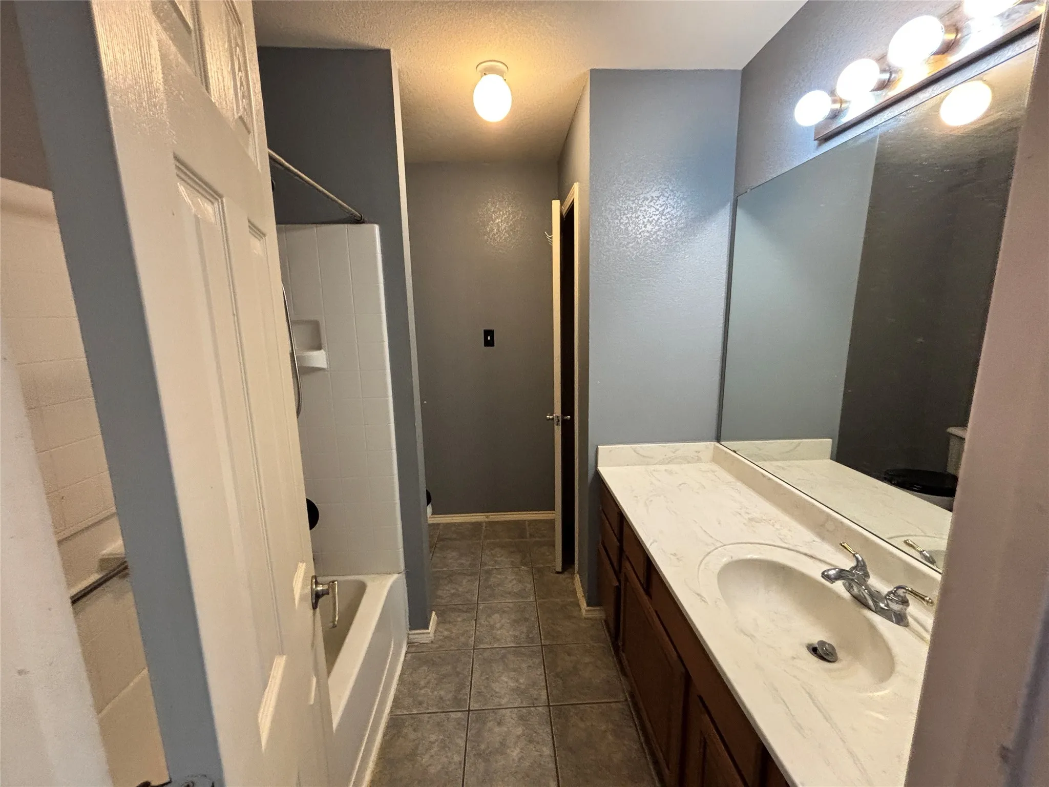 Single Family Residence For Sale in Tarrant County , 1309 Pepperfield Court, Fort Worth, Texas 76028, 4 Bedroom, 2 Bathroom, 2 Garage spaces, 2,702 Sqft, built in 2004, mls#21391685, Real Estate Agent in Fort Worth, Homes For Sale in Tarrant county, Homes For Sale in Fort Worth, Realtor in Fort Worth Texas, Real Estate Brokerage Independent Realty Texas, Luminita Cordes Realtor