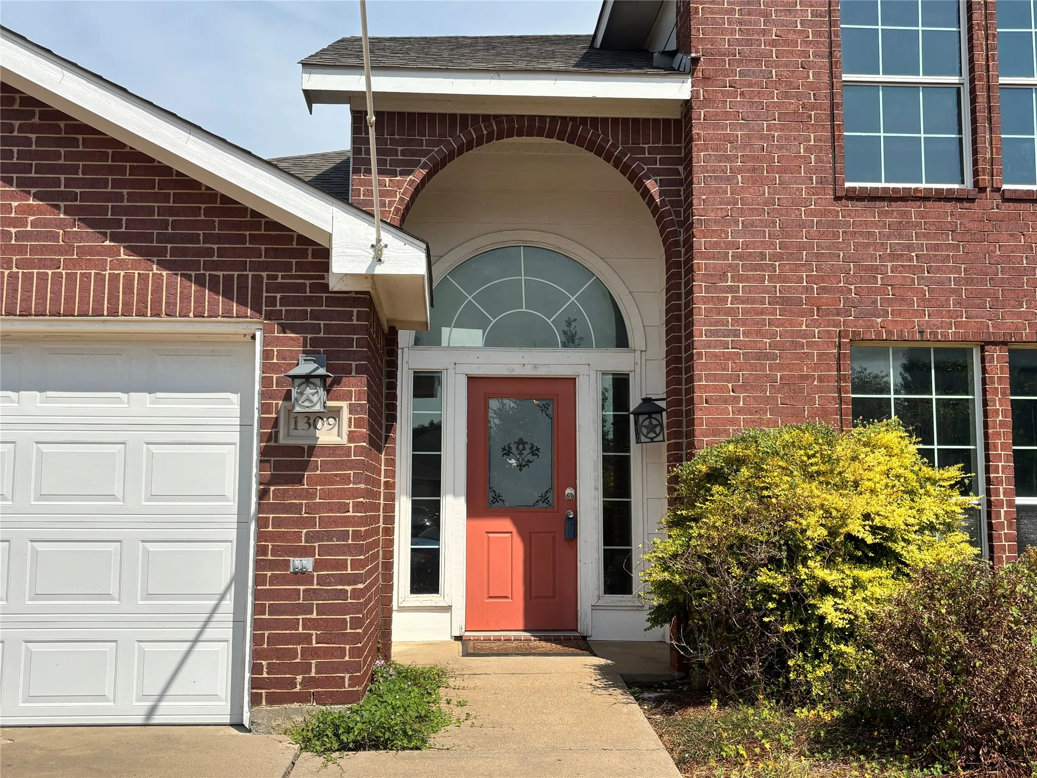 Single Family Residence For Sale in Tarrant County , 1309 Pepperfield Court, Fort Worth, Texas 76028, 4 Bedroom, 2 Bathroom, 2 Garage spaces, 2,702 Sqft, built in 2004, mls#21391685, Real Estate Agent in Fort Worth, Homes For Sale in Tarrant county, Homes For Sale in Fort Worth, Realtor in Fort Worth Texas, Real Estate Brokerage Independent Realty Texas, Luminita Cordes Realtor
