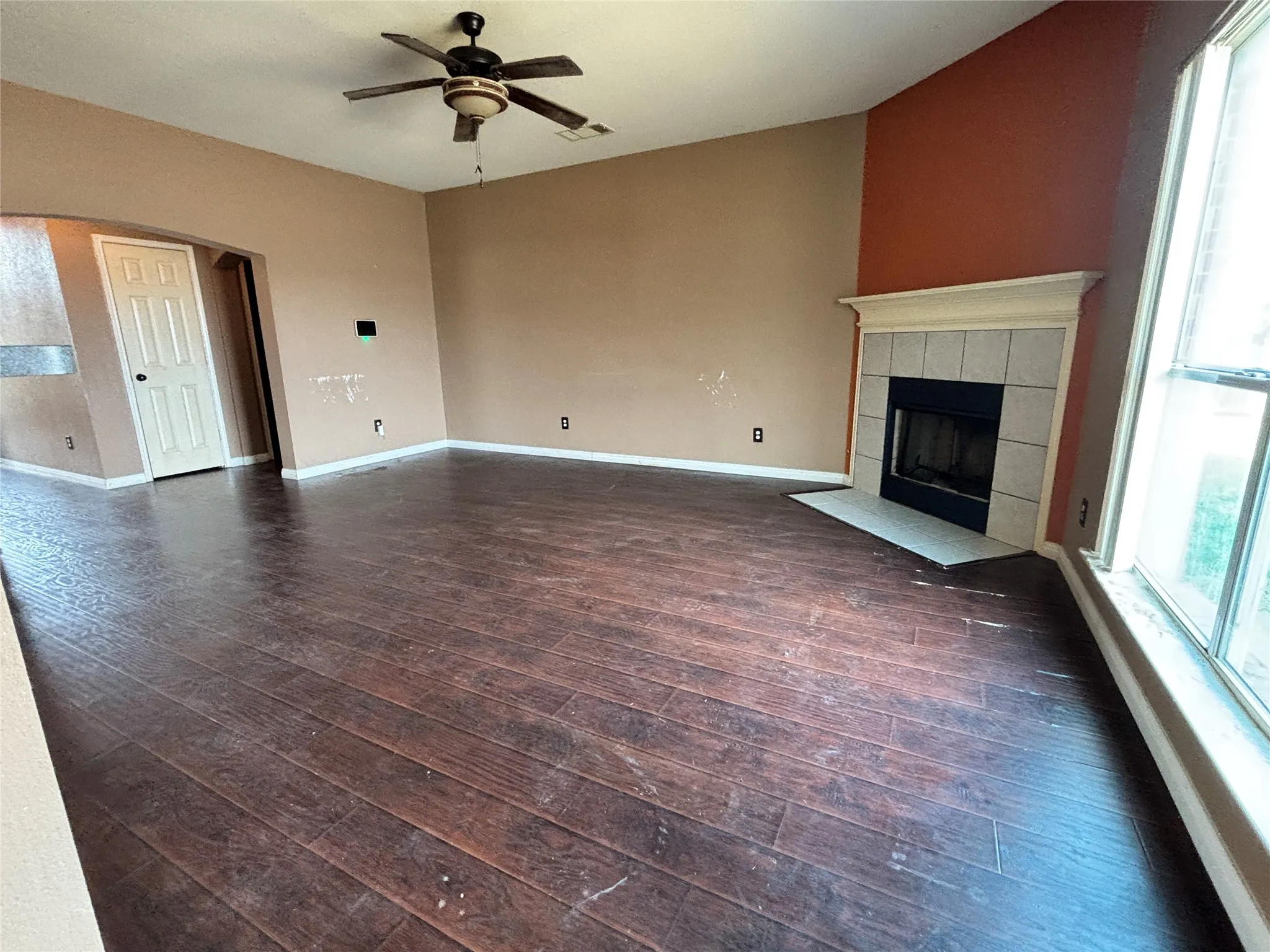 Single Family Residence For Sale in Tarrant County , 1309 Pepperfield Court, Fort Worth, Texas 76028, 4 Bedroom, 2 Bathroom, 2 Garage spaces, 2,702 Sqft, built in 2004, mls#21391685, Real Estate Agent in Fort Worth, Homes For Sale in Tarrant county, Homes For Sale in Fort Worth, Realtor in Fort Worth Texas, Real Estate Brokerage Independent Realty Texas, Luminita Cordes Realtor