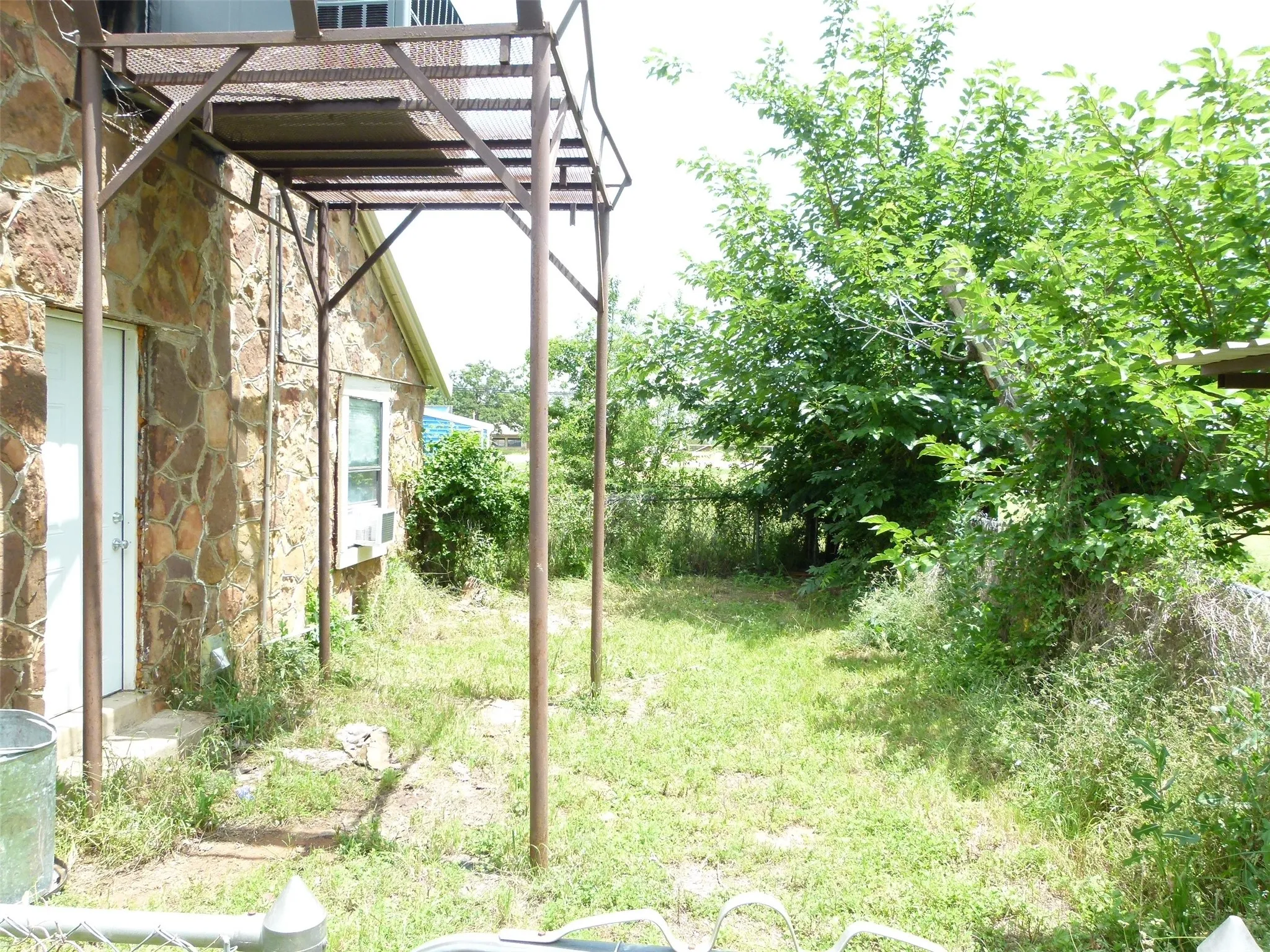 Single Family Residence For Sale in Brown County , 102 Mcdonald Drive, Early, Texas 76802, 2 Bedroom, 2 Bathroom, Garage spaces, 1,015 Sqft, built in 0, mls#21392058, Real Estate Agent in Early, Homes For Sale in Brown county, Homes For Sale in Early, Realtor in Early Texas, Real Estate Brokerage Independent Realty Texas, Luminita Cordes Realtor