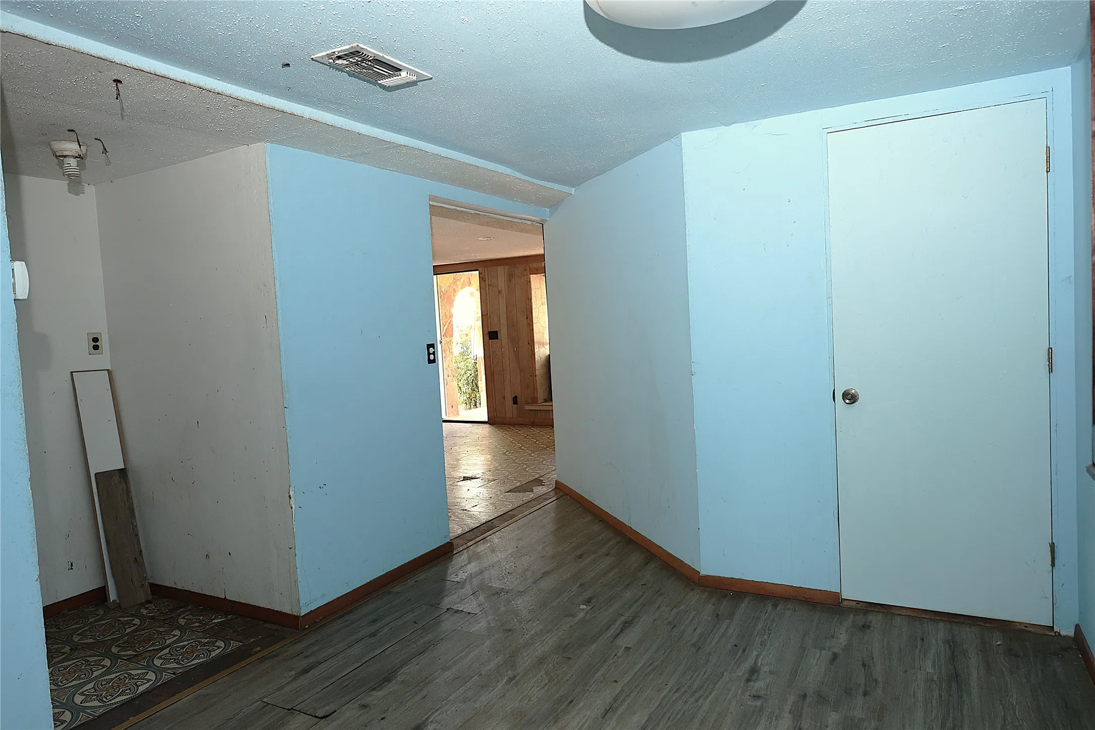 Single Family Residence For Sale in Brown County , 102 Mcdonald Drive, Early, Texas 76802, 2 Bedroom, 2 Bathroom, Garage spaces, 1,015 Sqft, built in 0, mls#21392058, Real Estate Agent in Early, Homes For Sale in Brown county, Homes For Sale in Early, Realtor in Early Texas, Real Estate Brokerage Independent Realty Texas, Luminita Cordes Realtor