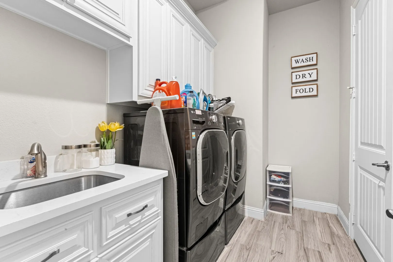 Single Family Residence For Sale in Collin County , 1507 Rice Run Drive, Wylie, Texas 75098, 5 Bedroom, 5 Bathroom, 3 Garage spaces, 3,946 Sqft, built in 2017, mls#21392065, Real Estate Agent in Wylie, Homes For Sale in Collin county, Homes For Sale in Wylie, Realtor in Wylie Texas, Real Estate Brokerage Independent Realty Texas, Luminita Cordes Realtor