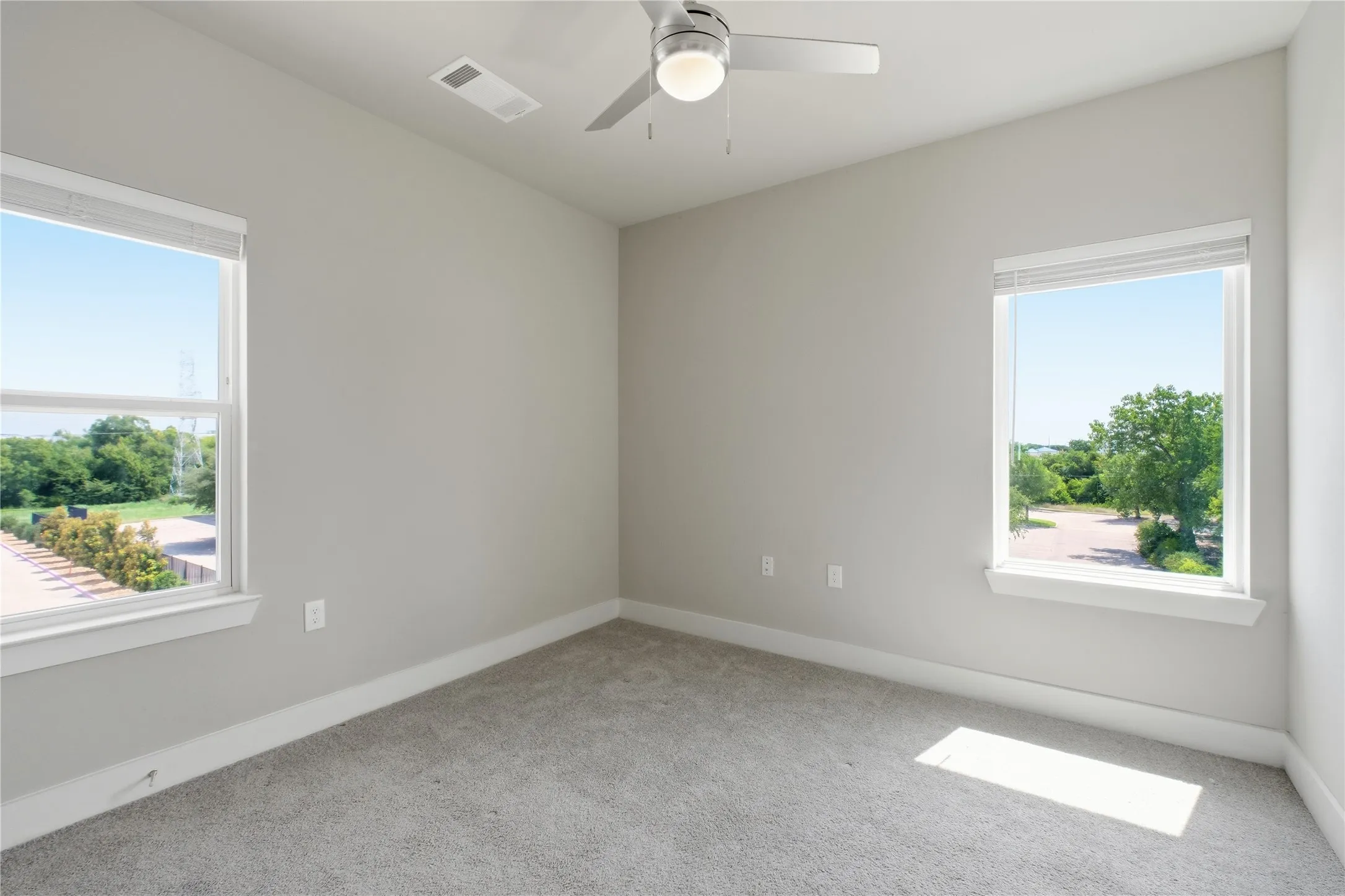 Townhouse For Rent in Collin County , 3365 Wynwood Drive, Plano, Texas 75074, 3 Bedroom, 4 Bathroom, 2 Garage spaces, 1,728 Sqft, built in 2022, mls#21392014, Real Estate Agent in Plano, Homes For Rent in Collin county, Homes For Rent in Plano, Realtor in Plano Texas, Real Estate Brokerage Independent Realty Texas, Luminita Cordes Realtor