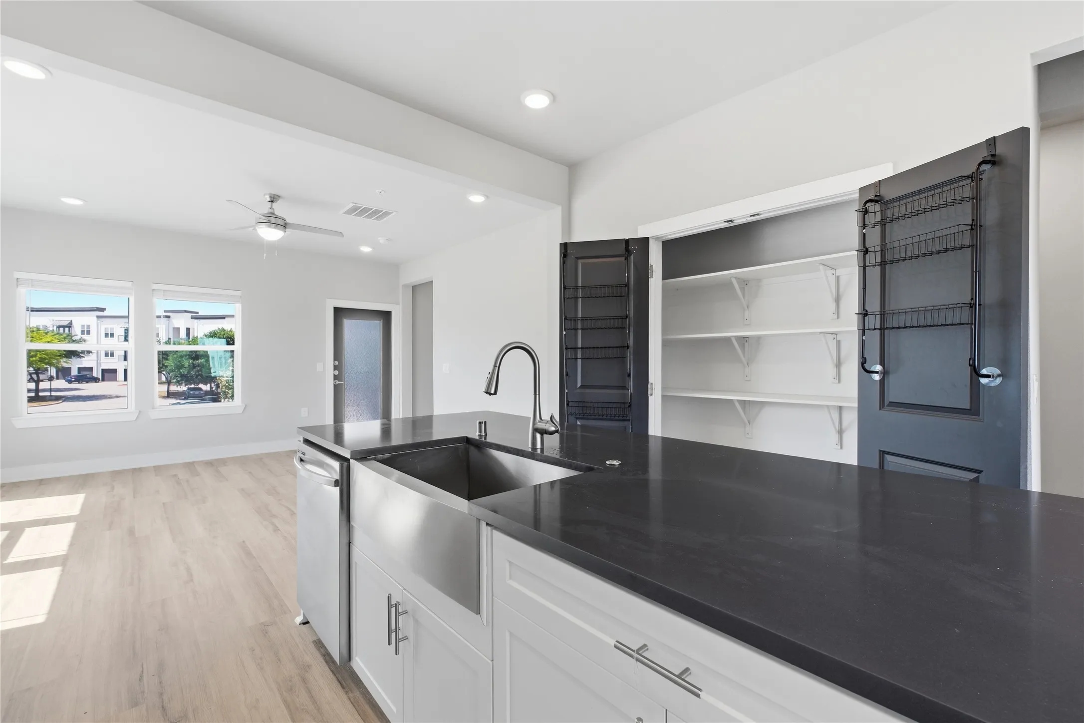 Townhouse For Rent in Collin County , 3365 Wynwood Drive, Plano, Texas 75074, 3 Bedroom, 4 Bathroom, 2 Garage spaces, 1,728 Sqft, built in 2022, mls#21392014, Real Estate Agent in Plano, Homes For Rent in Collin county, Homes For Rent in Plano, Realtor in Plano Texas, Real Estate Brokerage Independent Realty Texas, Luminita Cordes Realtor