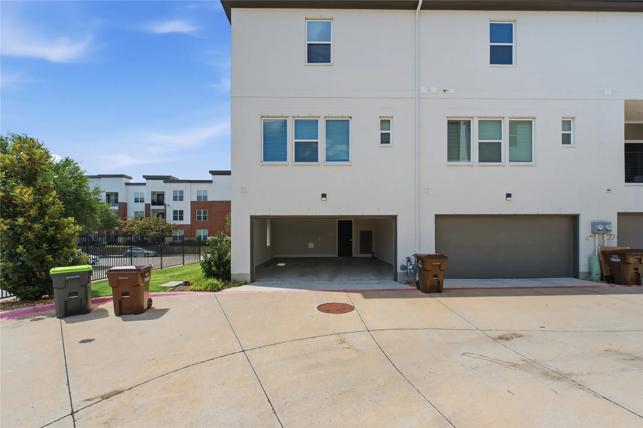Townhouse For Rent in Collin County , 3365 Wynwood Drive, Plano, Texas 75074, 3 Bedroom, 4 Bathroom, 2 Garage spaces, 1,728 Sqft, built in 2022, mls#21392014, Real Estate Agent in Plano, Homes For Rent in Collin county, Homes For Rent in Plano, Realtor in Plano Texas, Real Estate Brokerage Independent Realty Texas, Luminita Cordes Realtor
